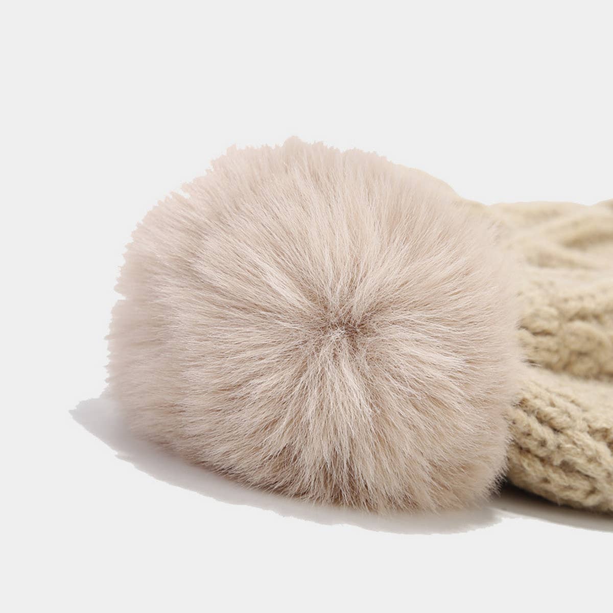 CABLE KNIT HAT, SCARF AND GLOVES THREE-PIECE SET_CWAH1580