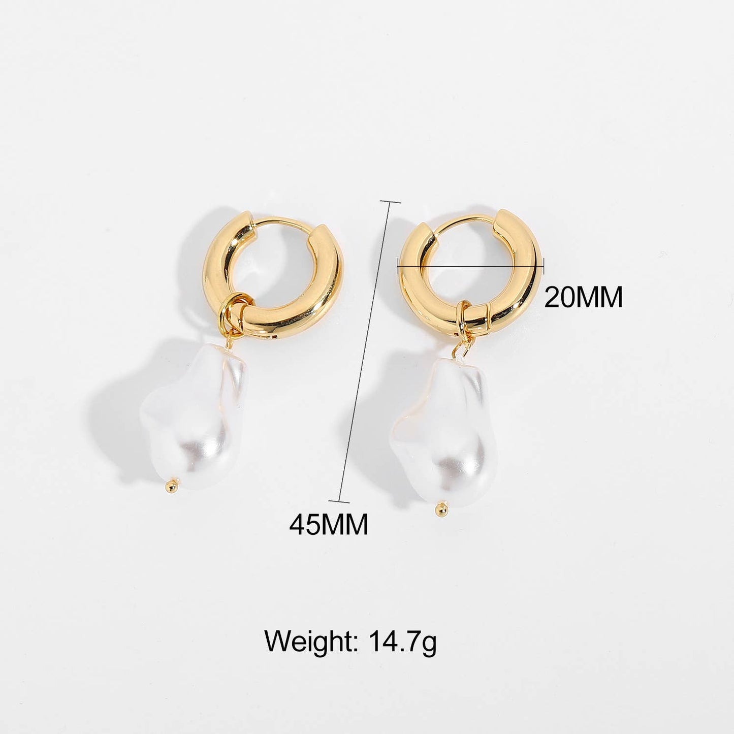 Trendy pearl element earrings