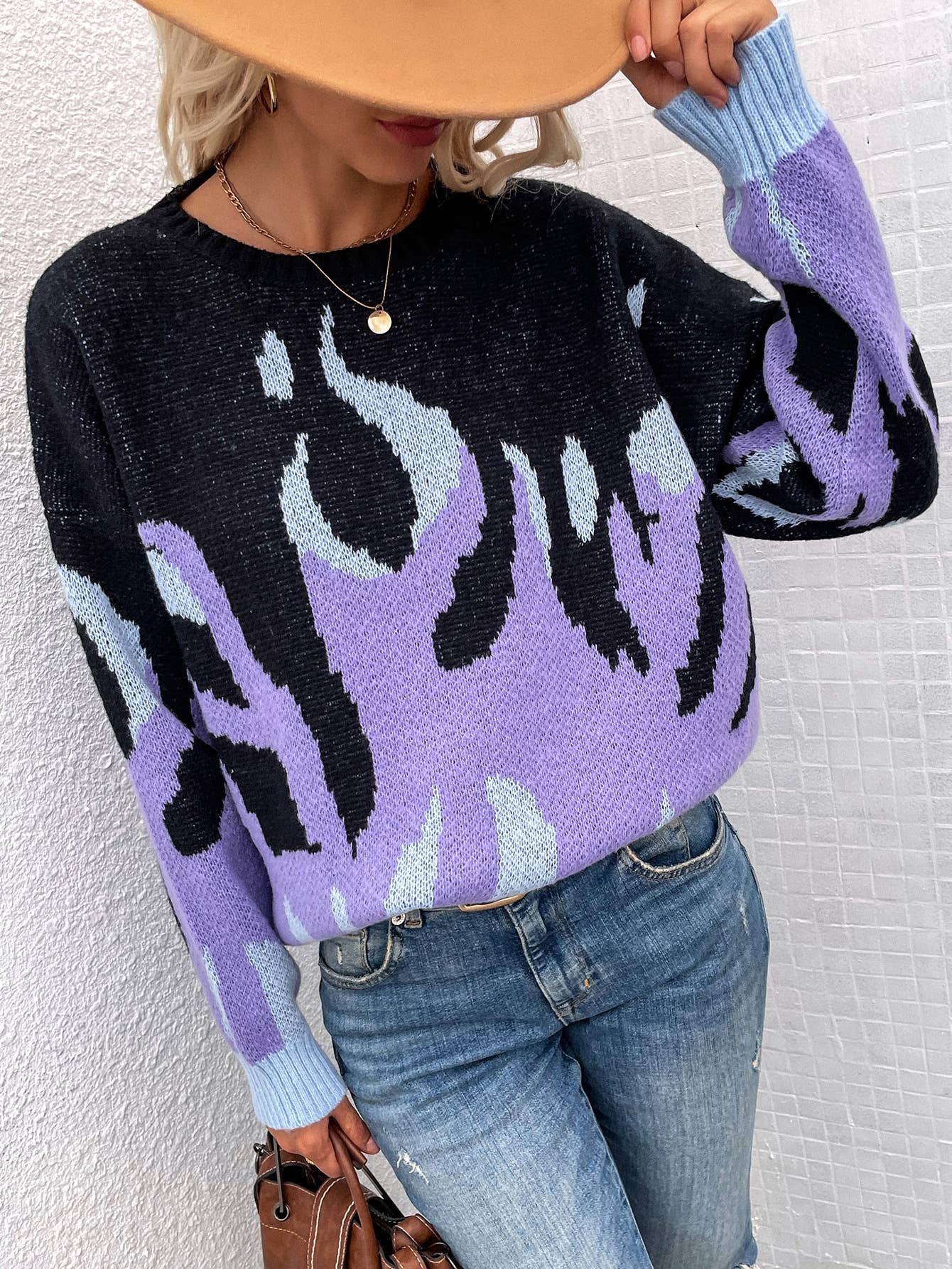 FLAME-JACQUARD CREW-NECK LONG-SLEEVED SWEATER
