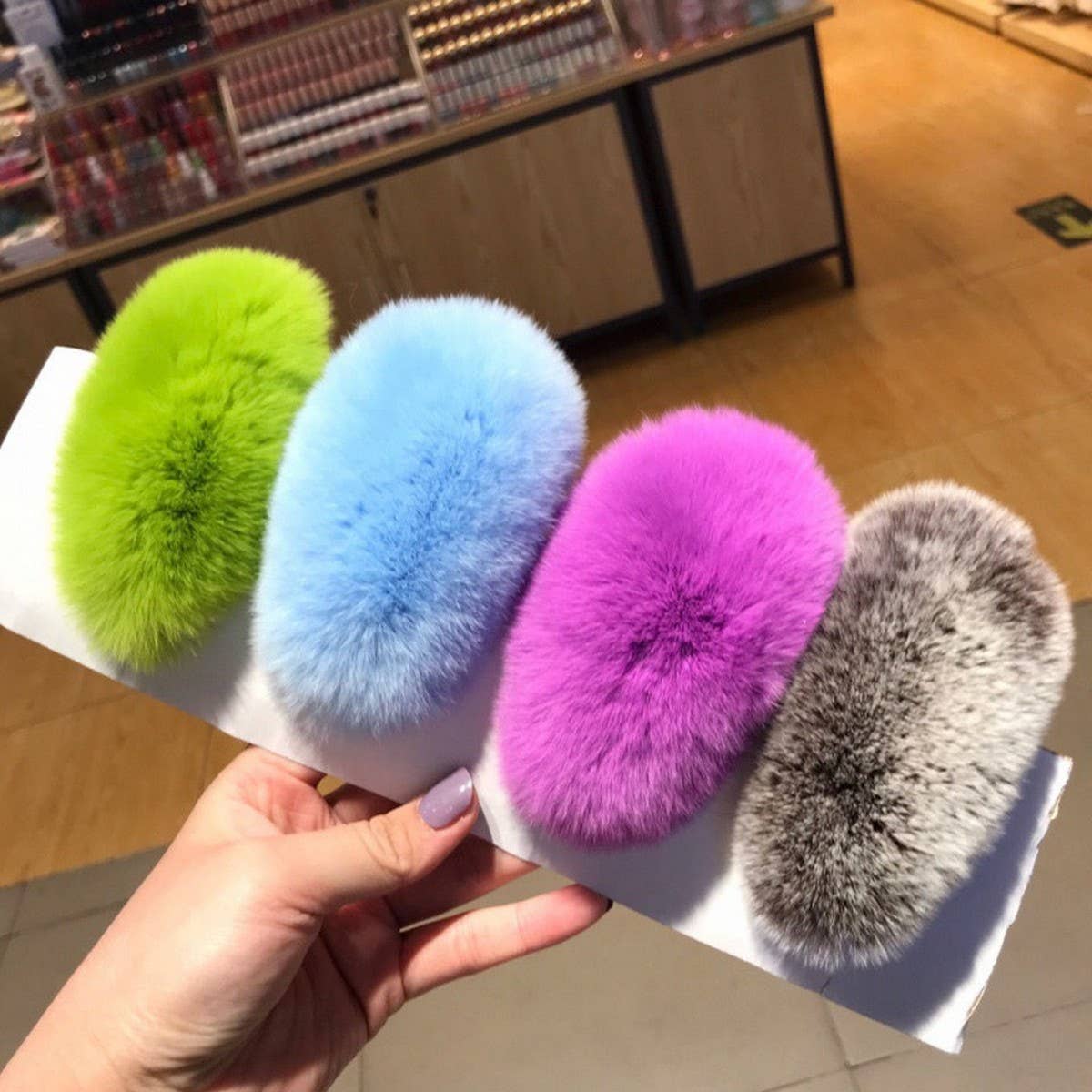 Furry Mink Hair Clip ? Cute Fluffy BB Barrette