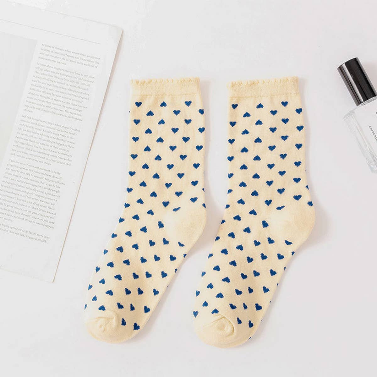 SWEAT-ABSORBENT AND BREATHABLE SWEET FLOWER SOCKS