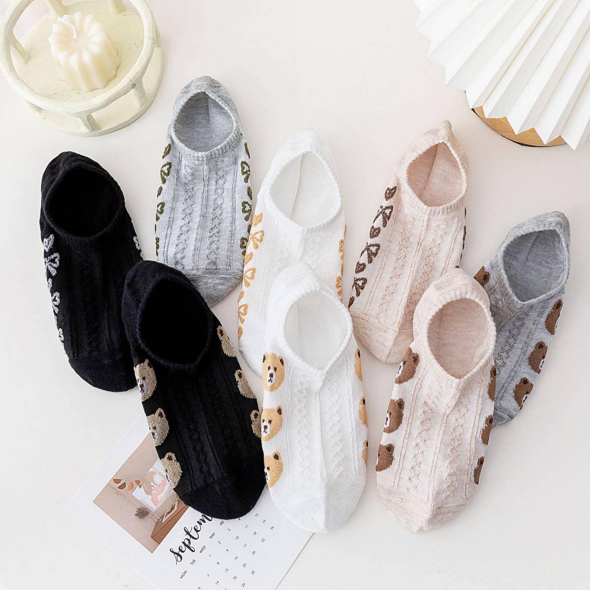 CARTOON BEAR SILICONE ANTI-SLIP BOAT SOCKS_CWMS2023