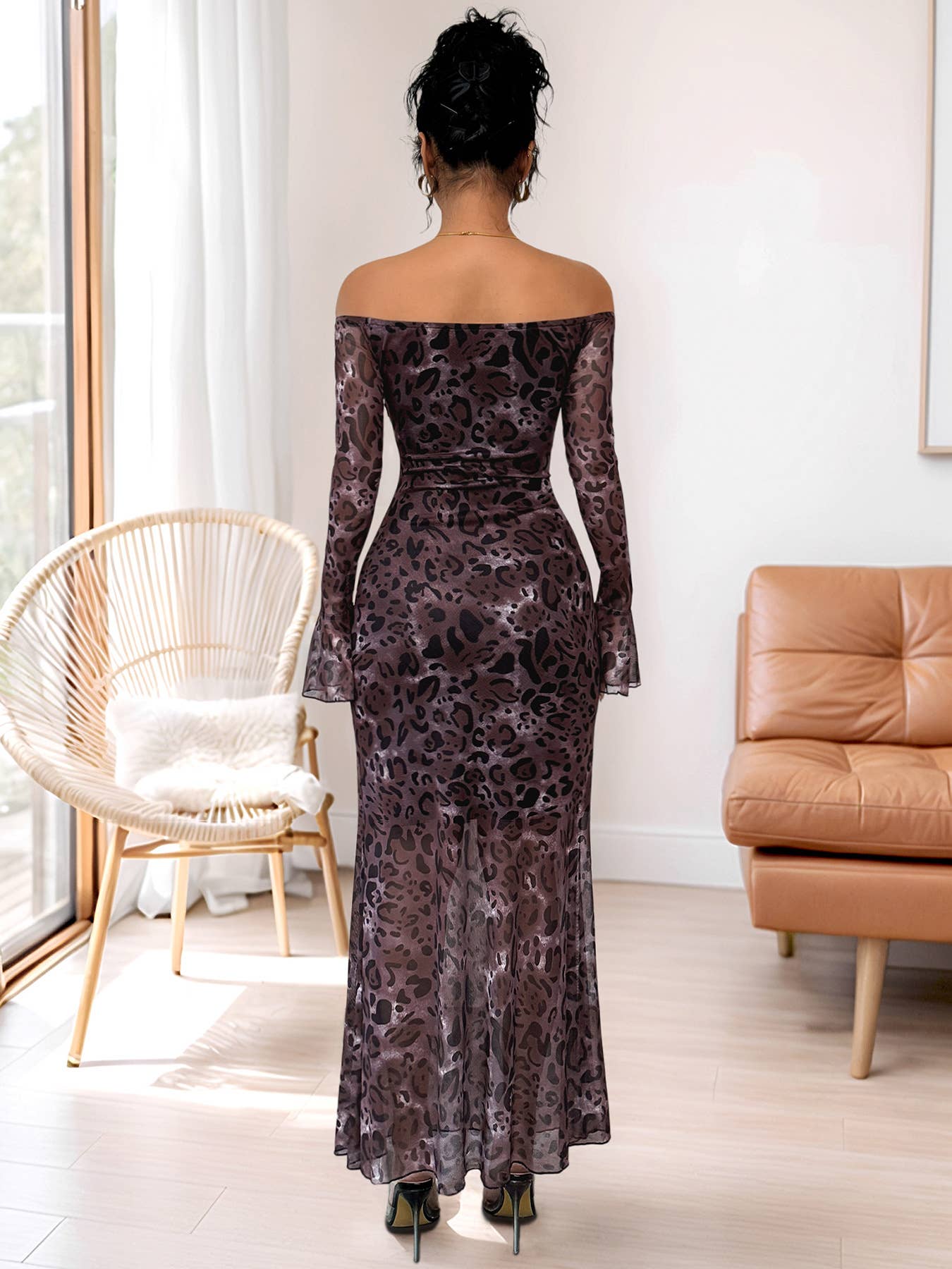 One-shoulder long-sleeved leopard print dress