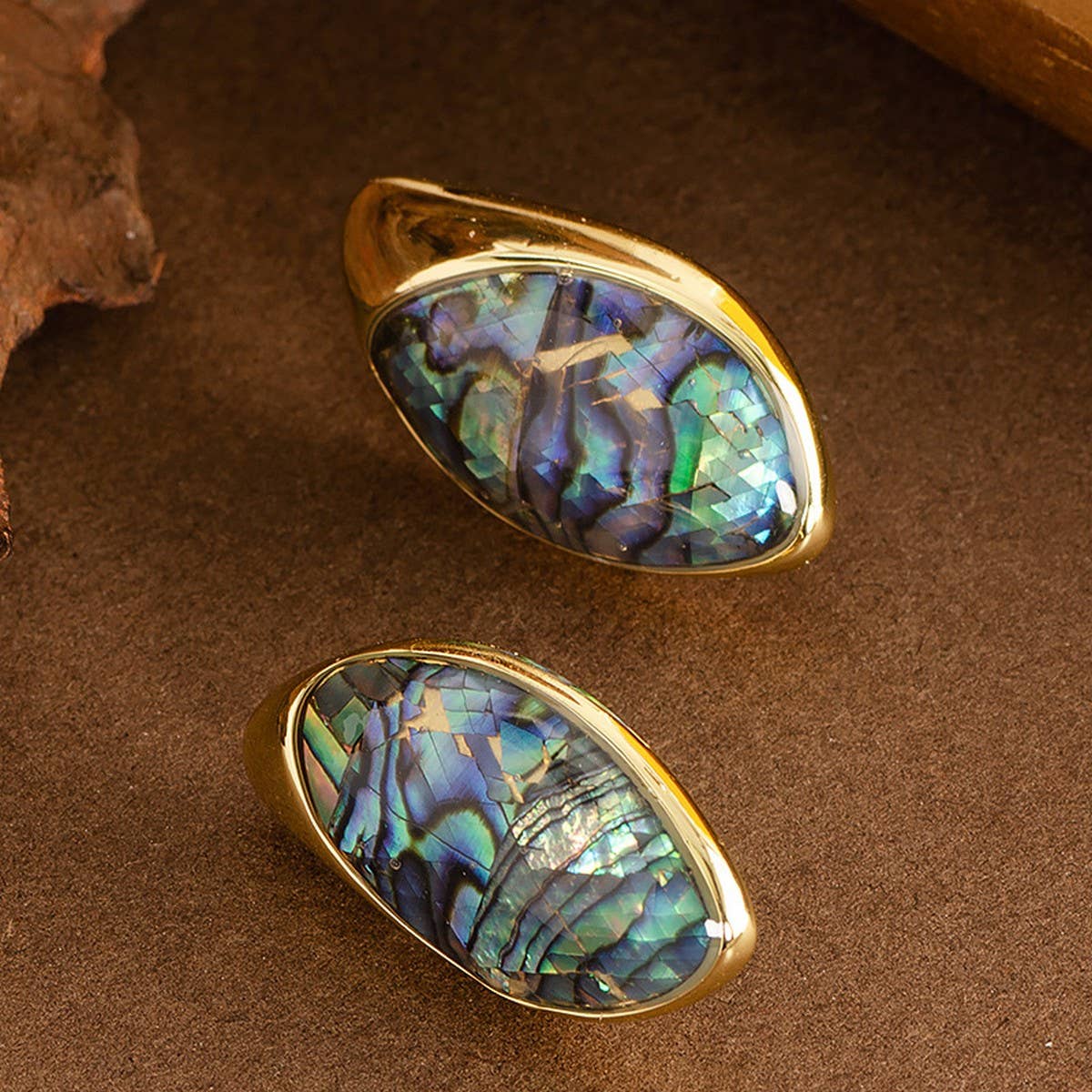 FASHIONABLE COLORFUL ABALONE EARRINGS WITH PEARLS