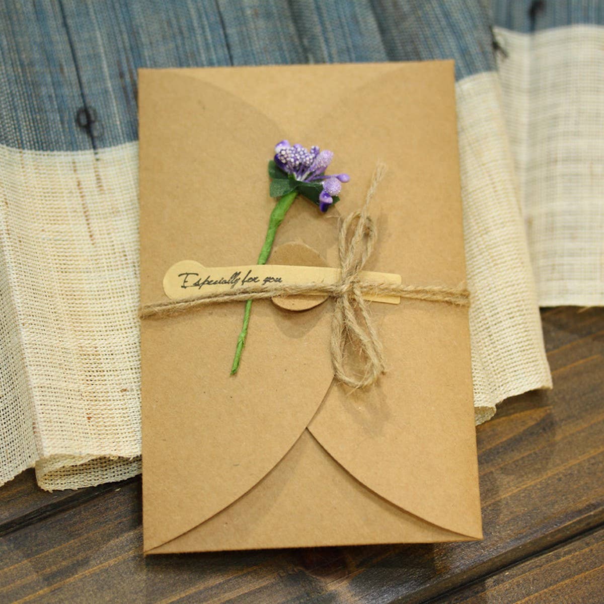 VINTAGE KRAFT PAPER DRIED FLOWER GREETING CARD