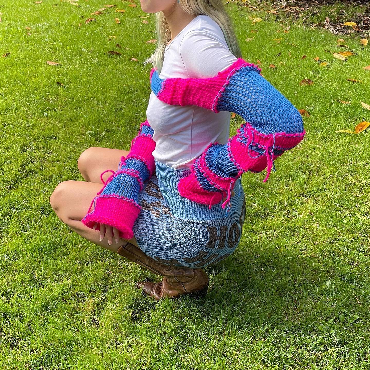 HOLLOWED-OUT KNITTED LONG-SLEEVED COMB SHAWL