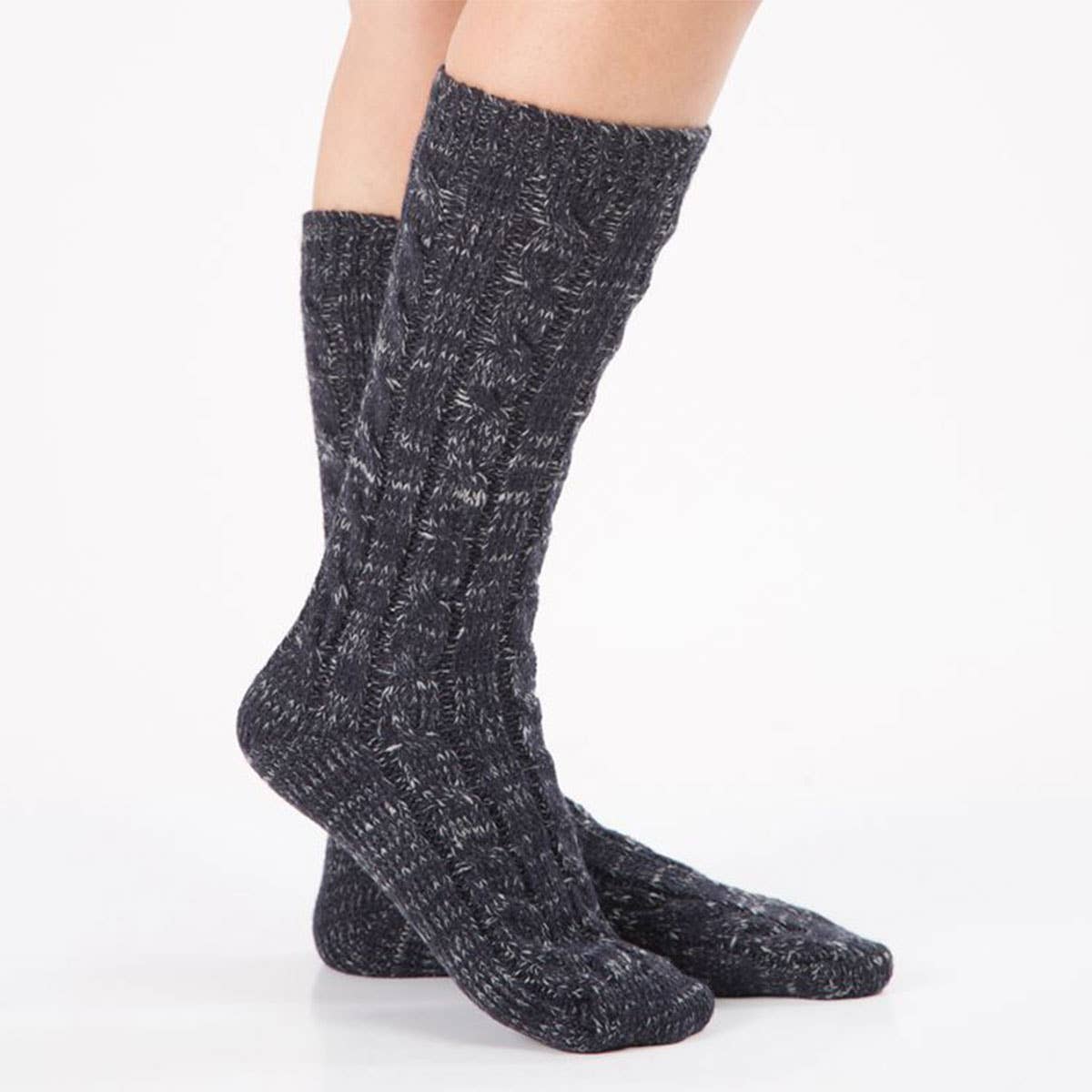 CABLE KNITTED KNEE HIGH SOCKS_CWMS112