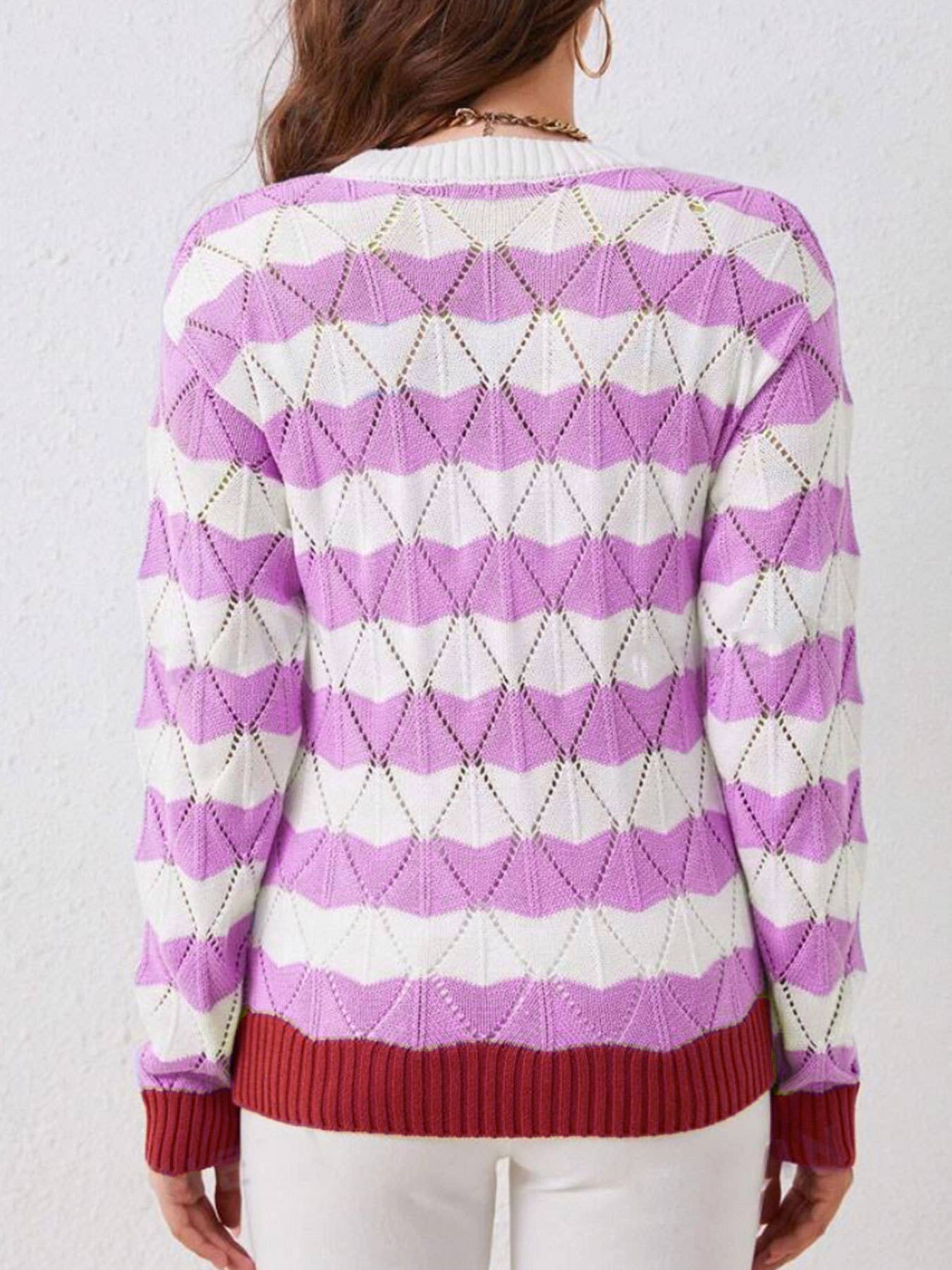 Round-neck diamond-shaped hollowed-out sweater