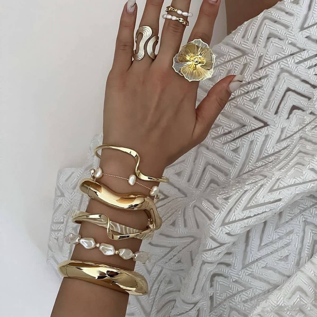 NEW FASHION TREND PERSONALIZED ALLOY BRACELET