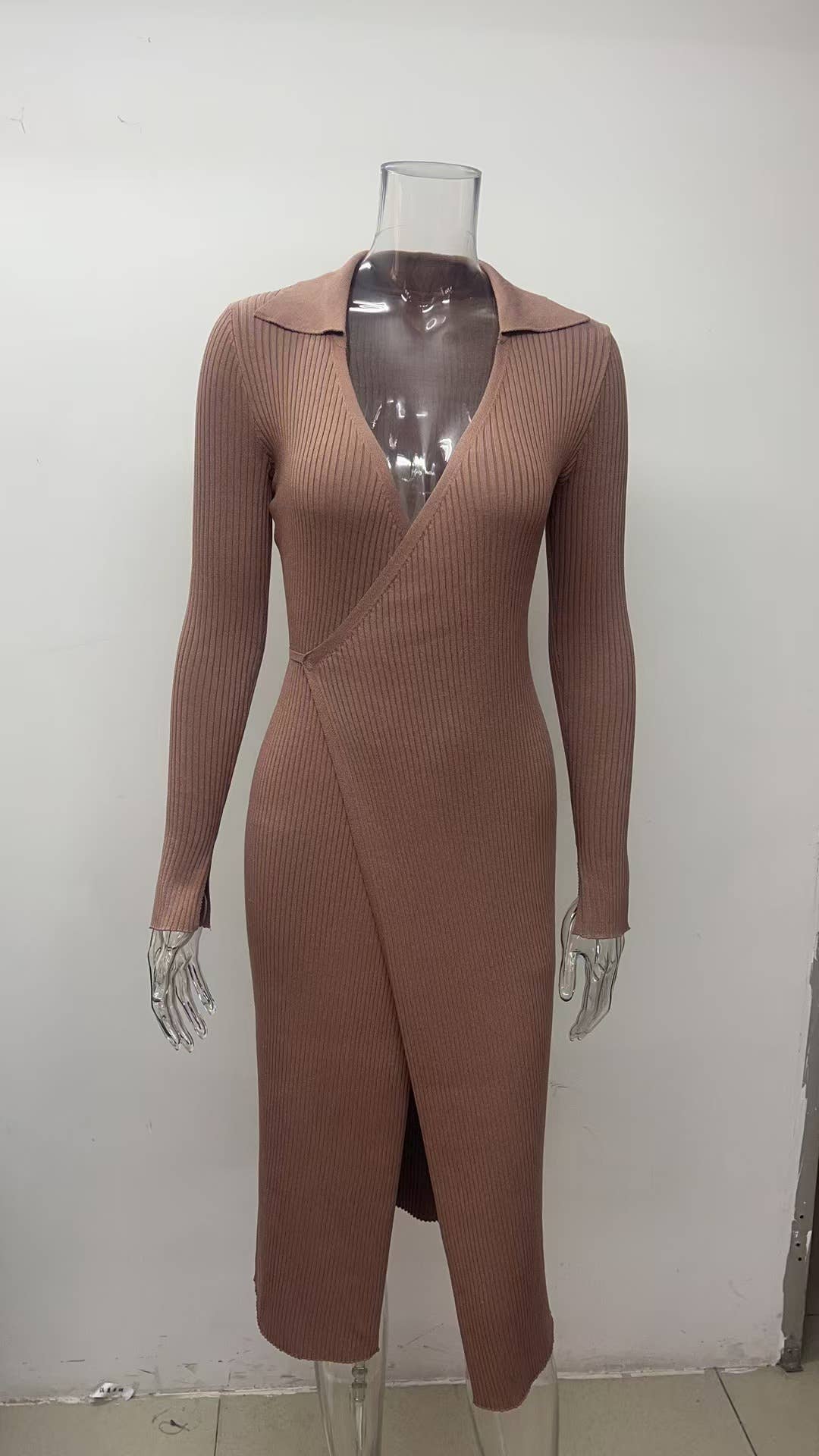 Long-sleeved solid-color fitted sweater dress