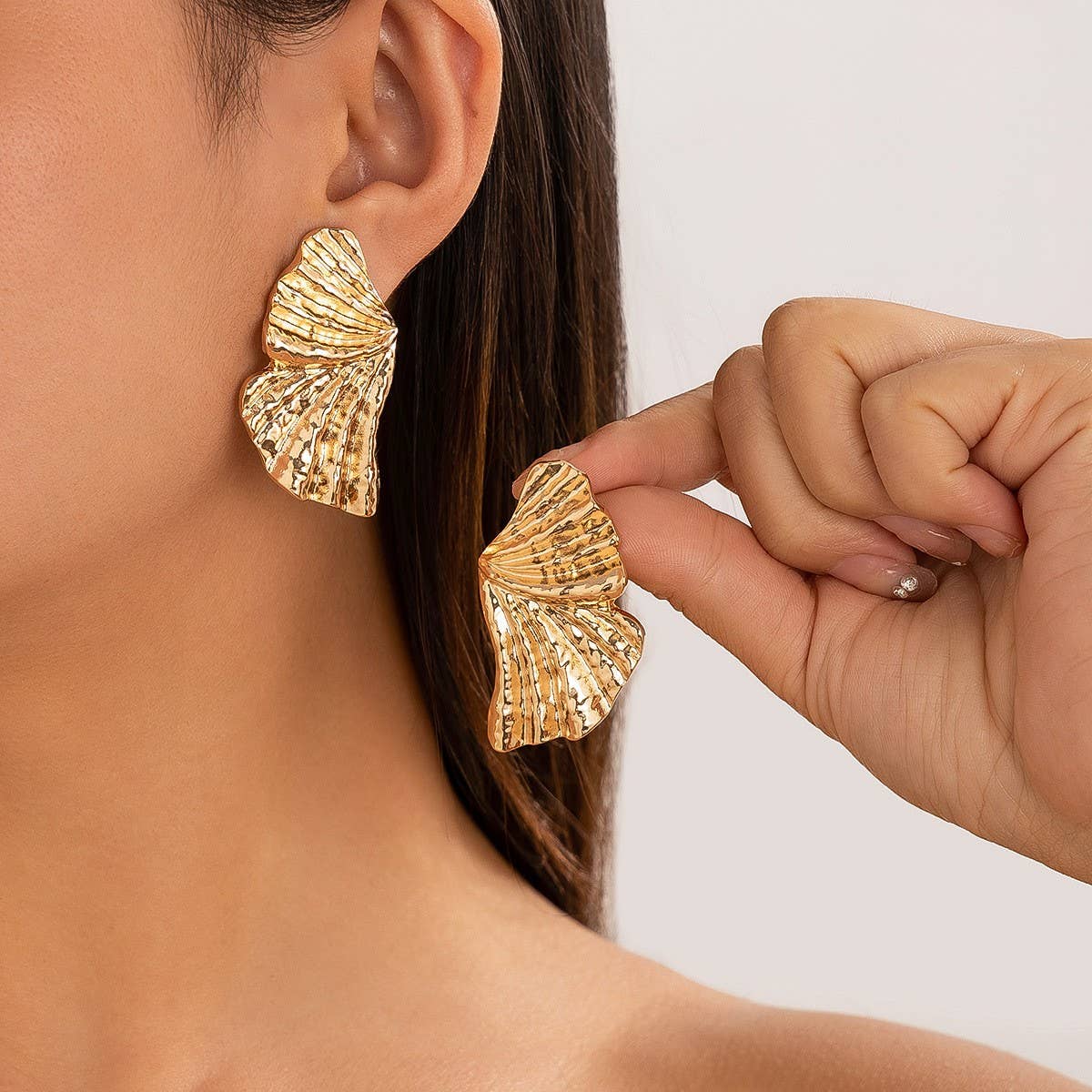 FASHIONABLE PUNK METAL STYLE GOLD EARRINGS