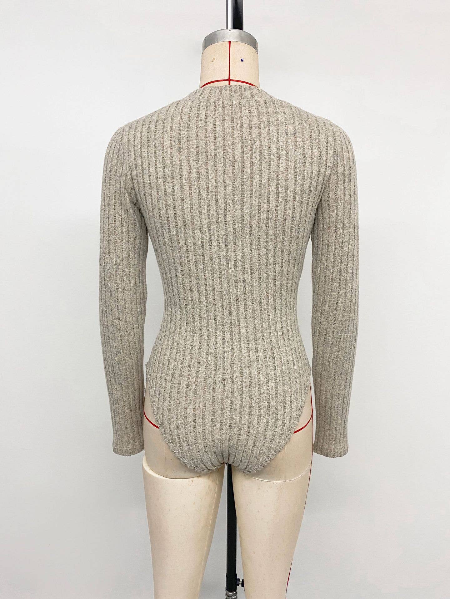 Solid-color striped V-neck jumpsuit