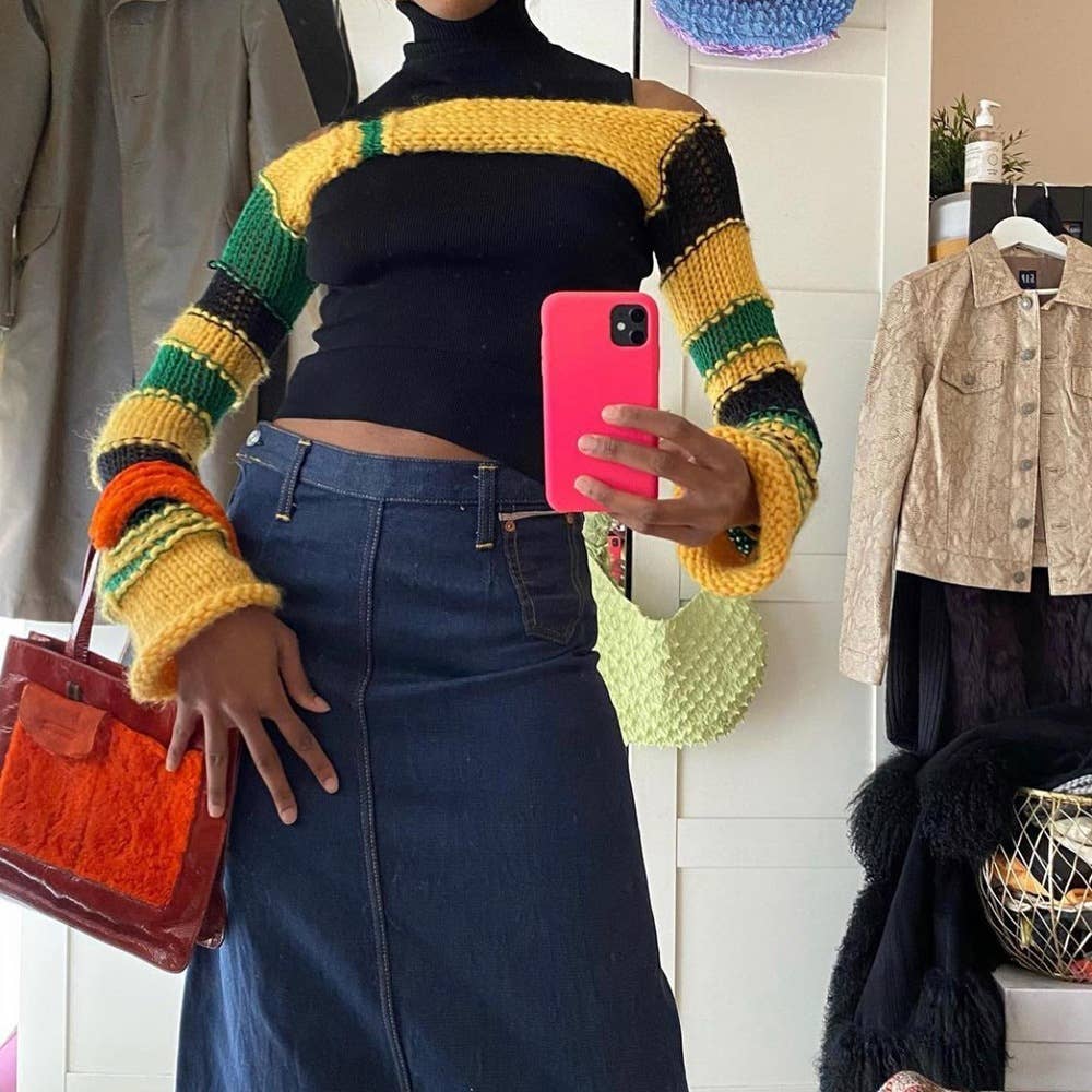 HOLLOWED-OUT KNITTED LONG-SLEEVED COMB SHAWL