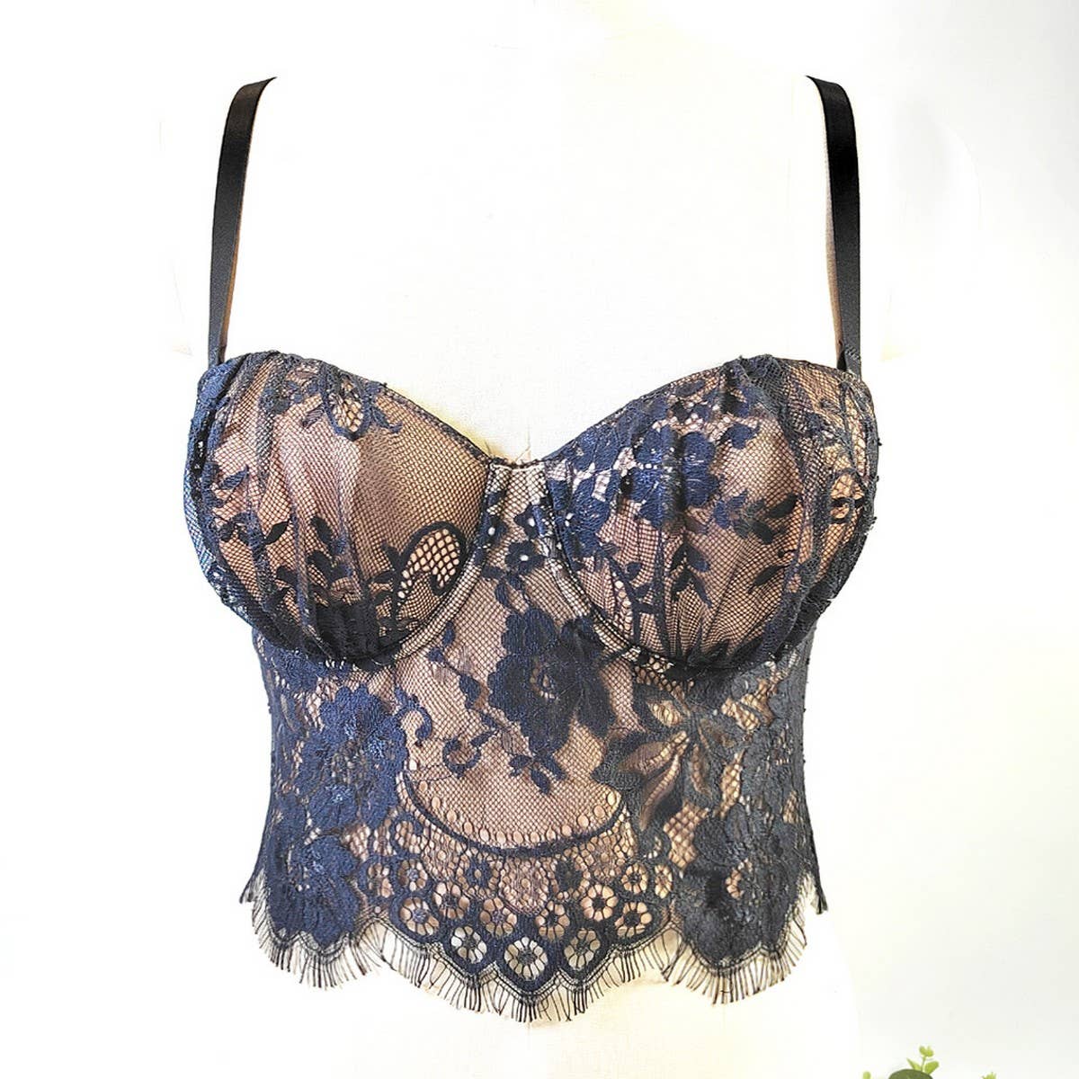 FASHIONABLE PADDED LACE HERRINGBONE BRA