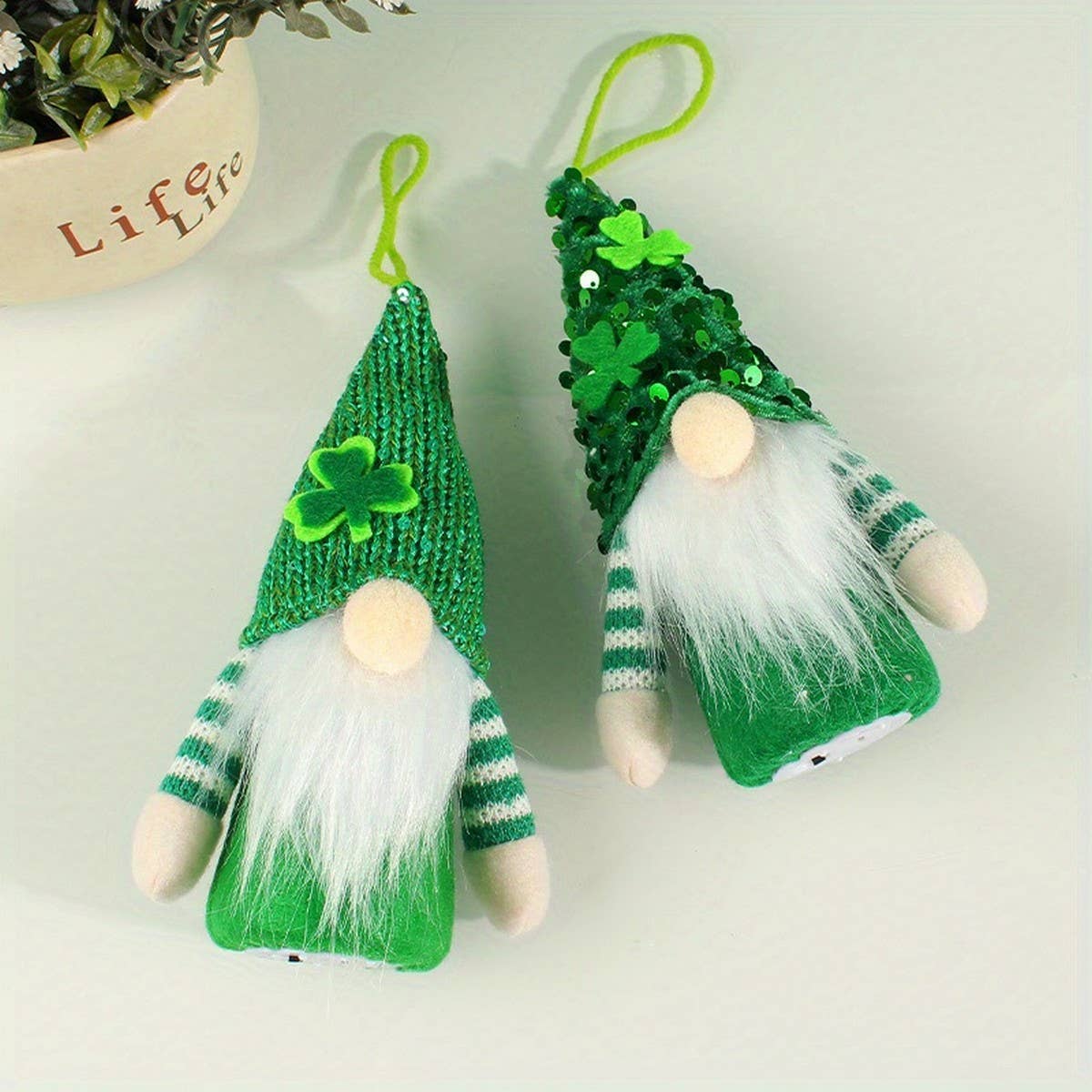 ST. PATRICK'S DAY SEQUIN HAT LIGHT UP ELF DOLL_CWMM3455