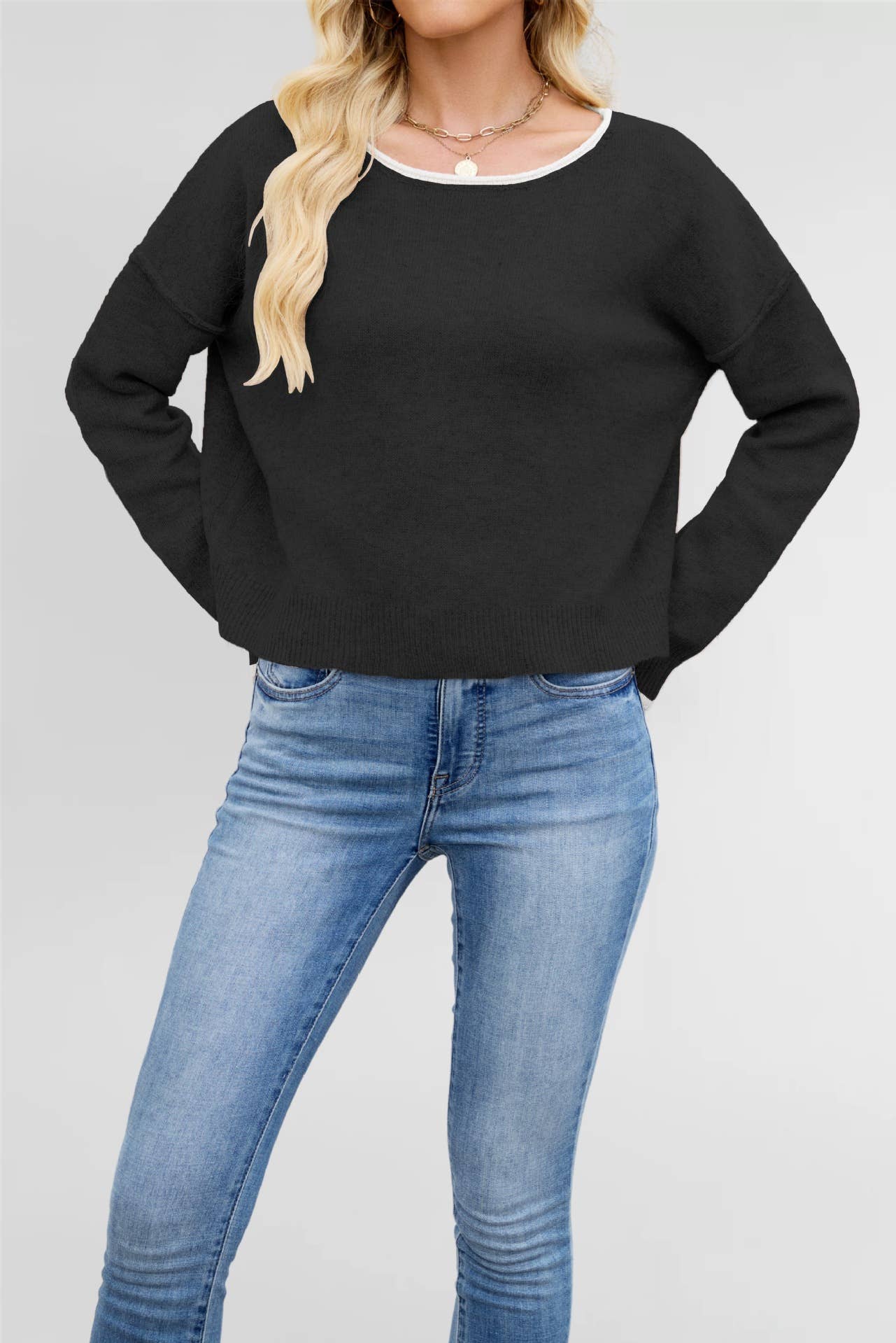 Round-neck,color-blocked loose pullover sweater
