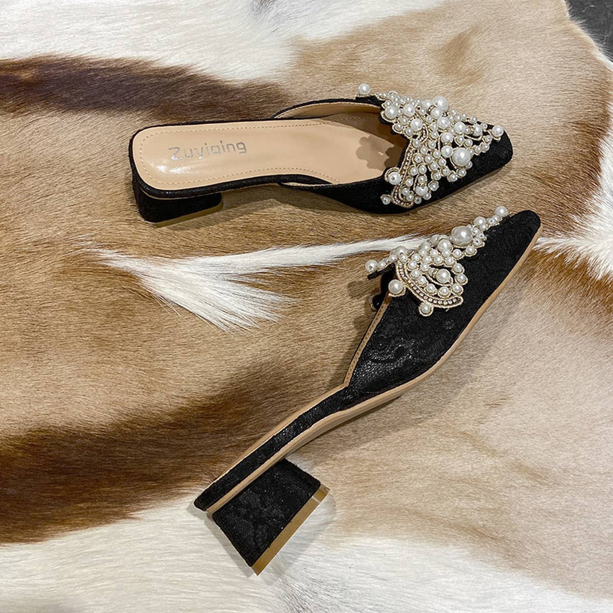 NEW STYLE THICK HEEL PEARL DECORATED SLIPPERS_CWSHS0702