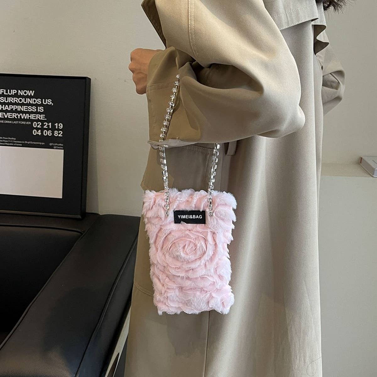 WINTER RHINESTONE 3D FLOWER HAND-HELD PLUSH BAG_CWAB4008