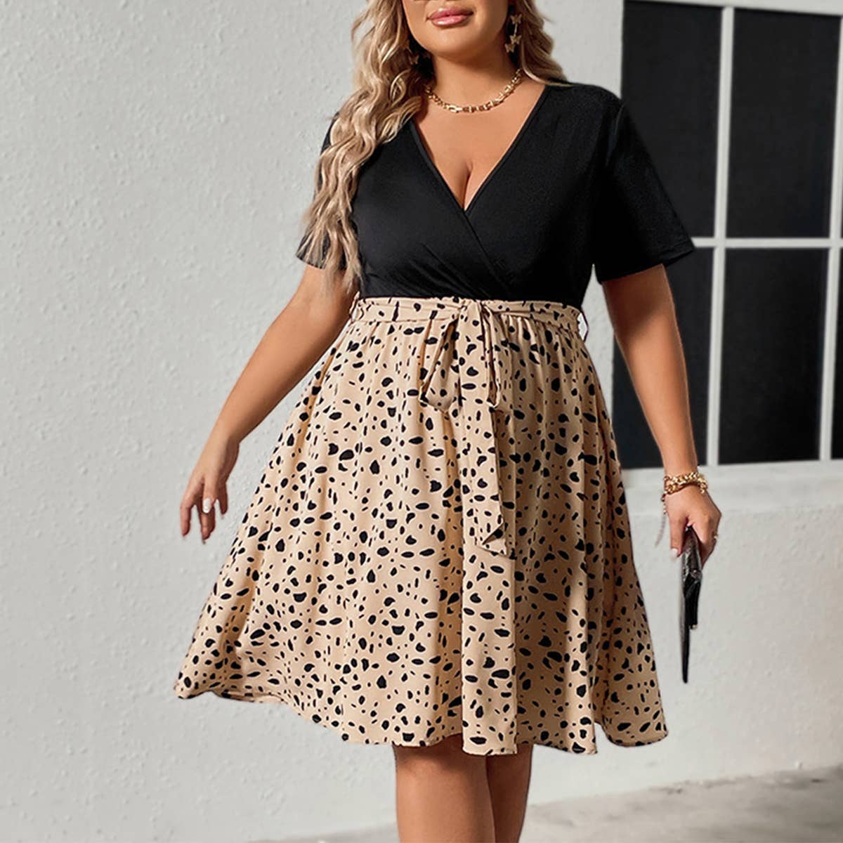 Plus Size V-Neck Tie Waist Ruched Patchwork Dress_CWDMD5978
