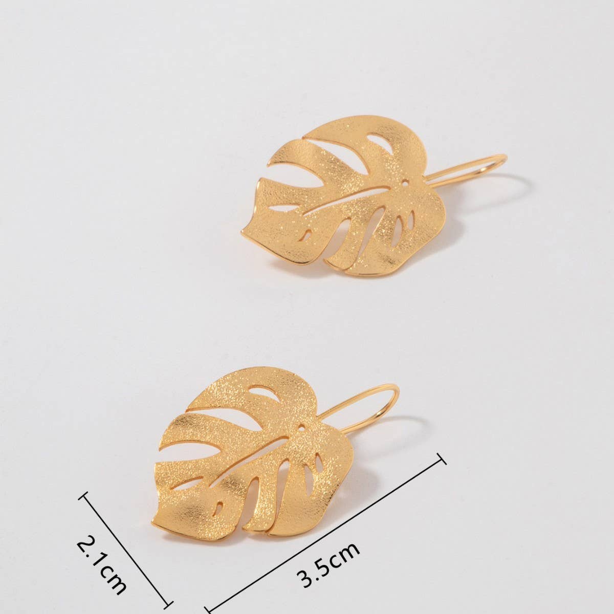 FASHIONABLE GOLD-PLATED FLAT HOLLOW LEAF EARRINGS