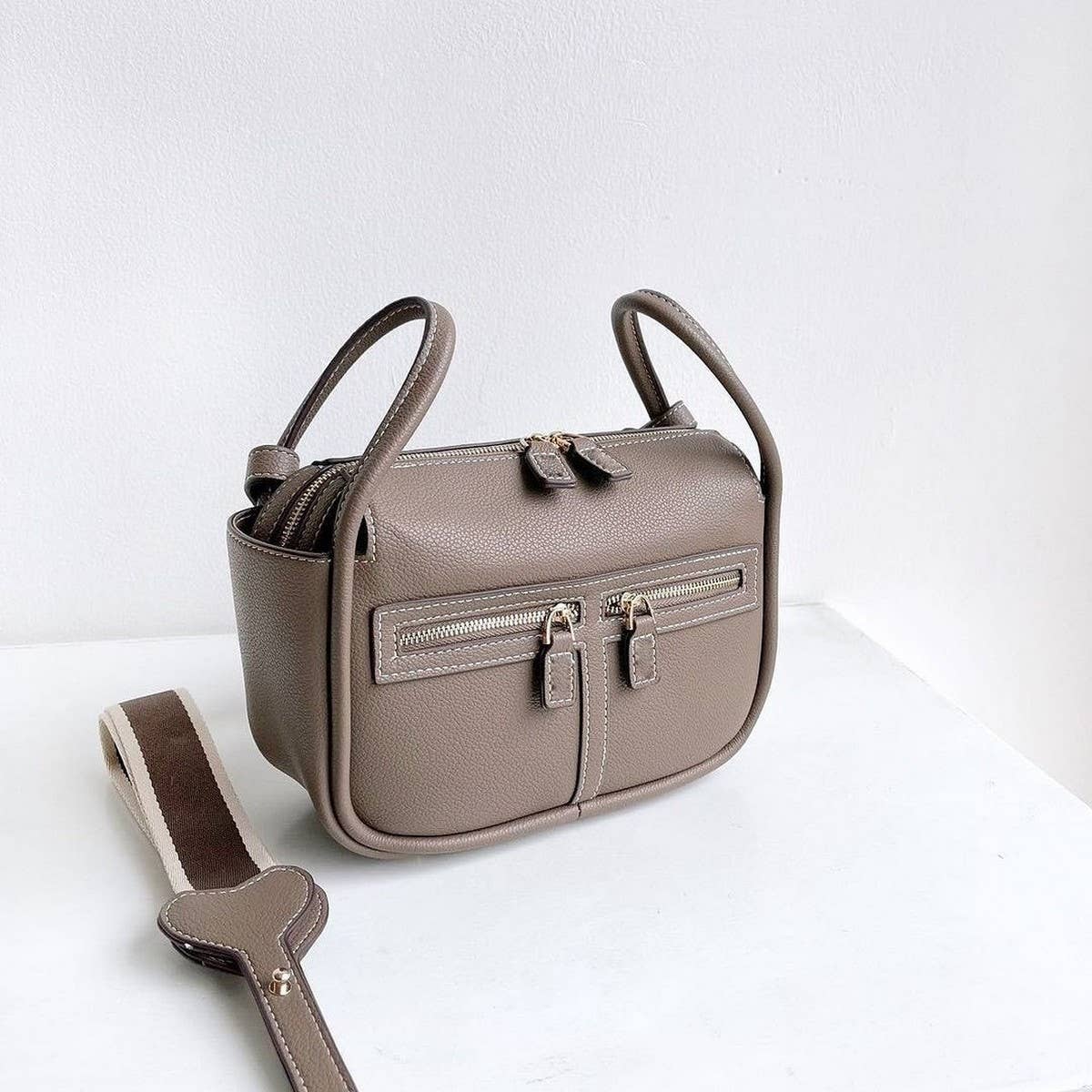 MULTI-ZIP POCKET HANDBAG_CWAB1938