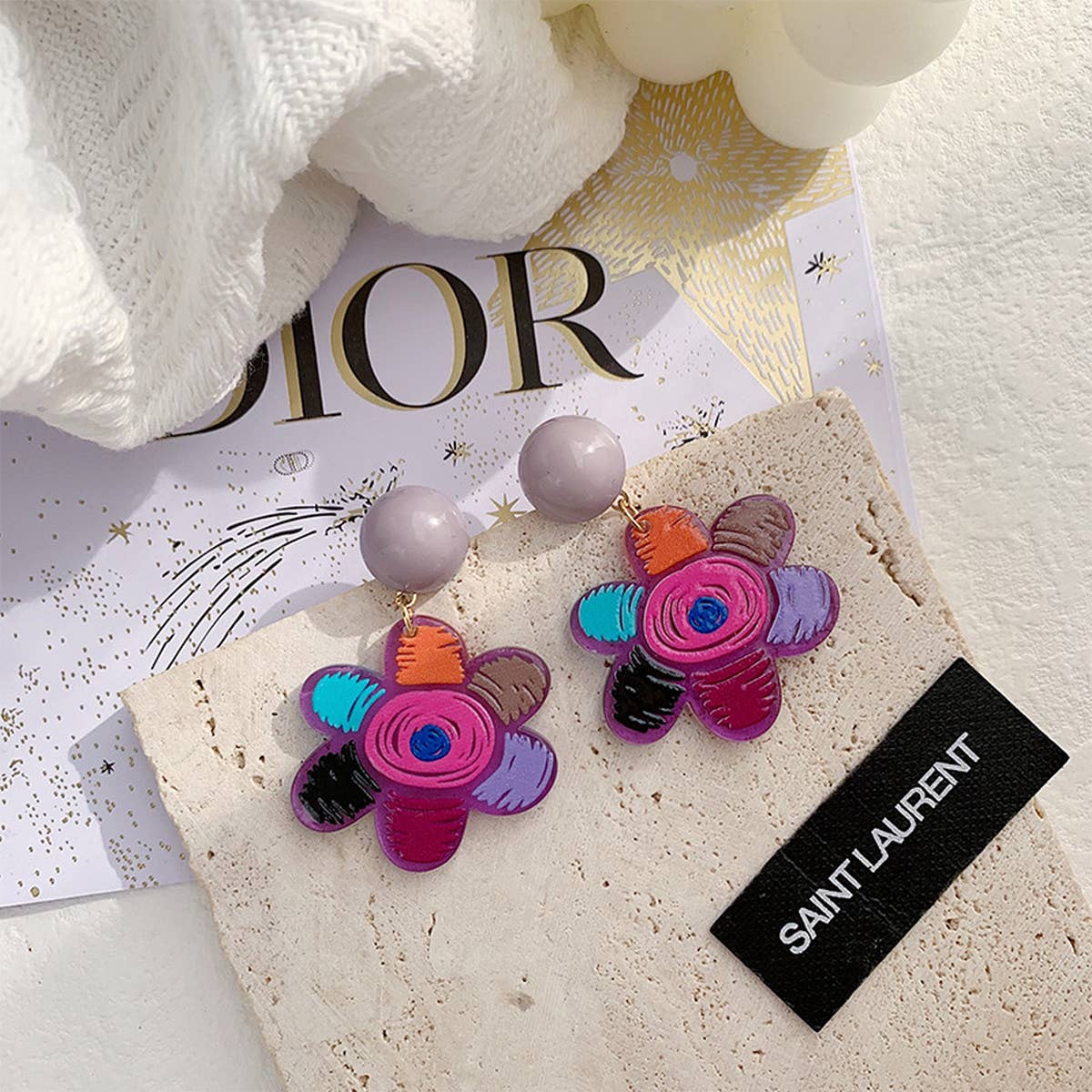VERSATILE CONTRAST COLOR GRAFFITI FLOWER EARRINGS