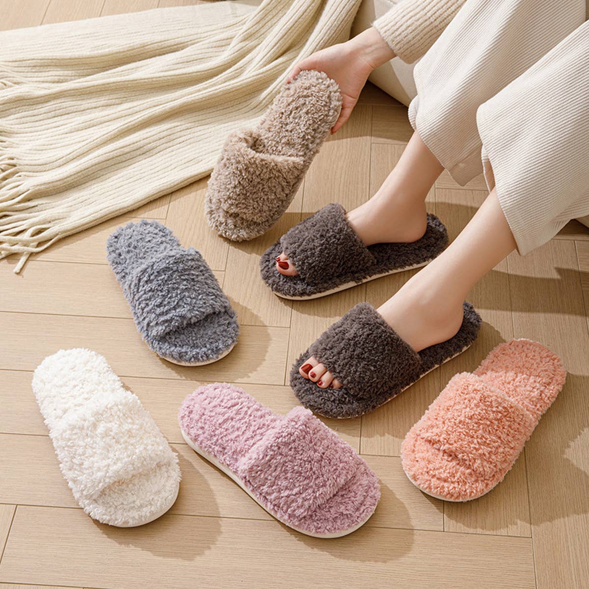 HOME SOLID COLOR CURLY COTTON SLIPPERS