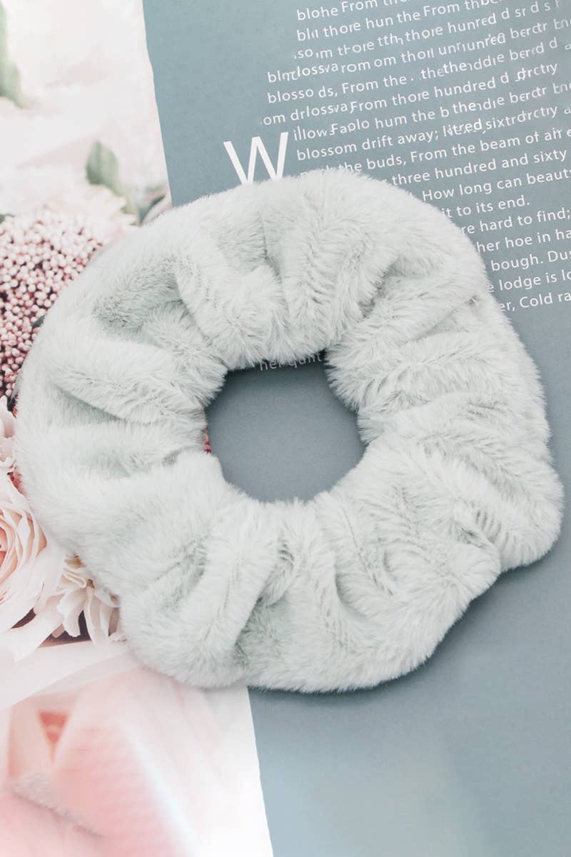 FLUFFY PLEATED SCRUNCHIE HAIR TIE_CWAHA0188