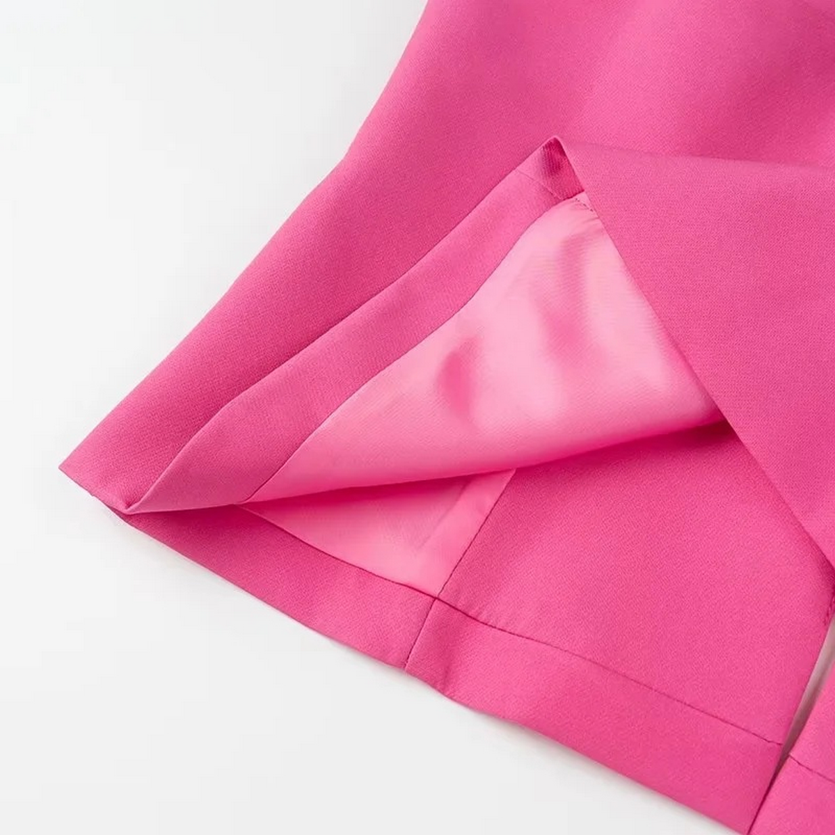 Elegant Halter Cami ? Comfy Chic Summer Top