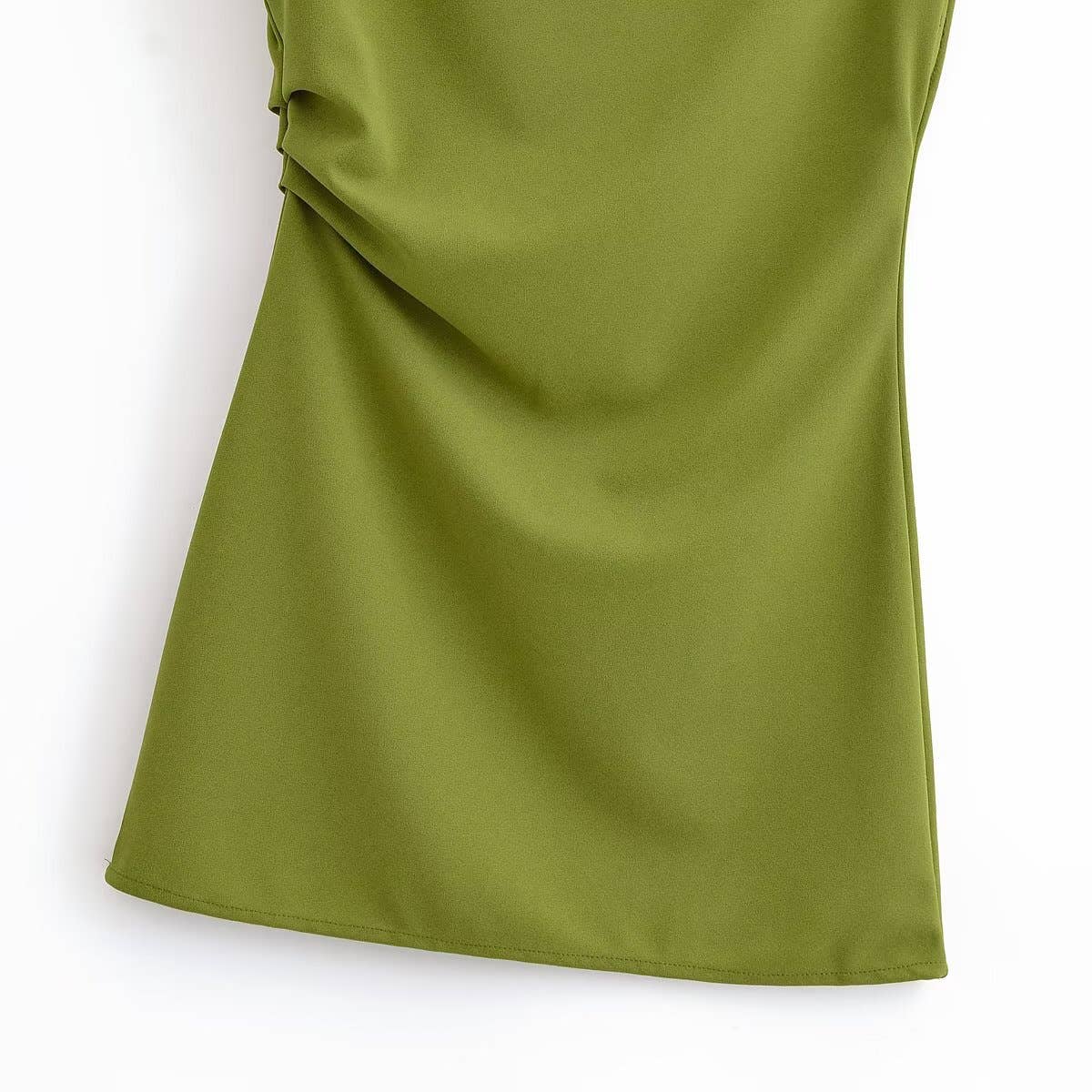 Off-the-shoulder houlder pads short dress