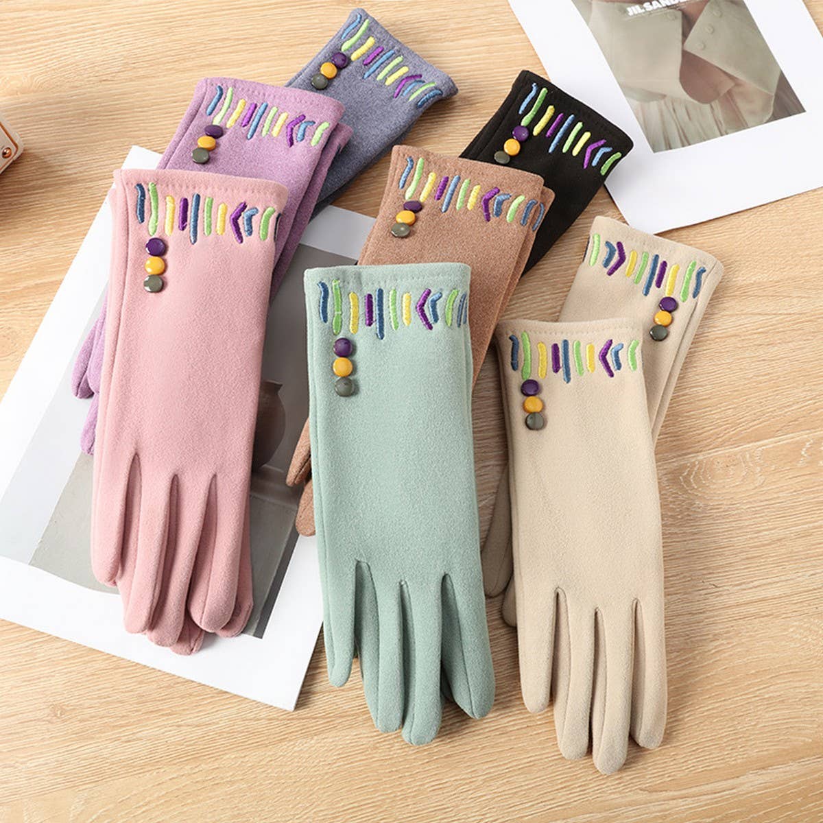 SIMPLE AND STYLISH BREATHABLE TOUCH SCREEN GLOVES