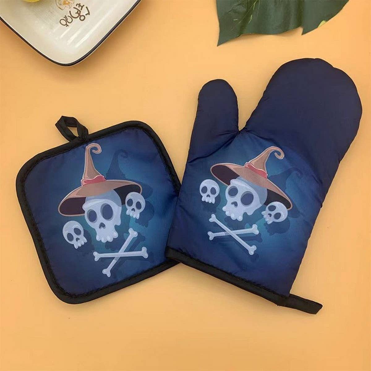 NEW HALLOWEEN CARTOON INSULATED GLOVES