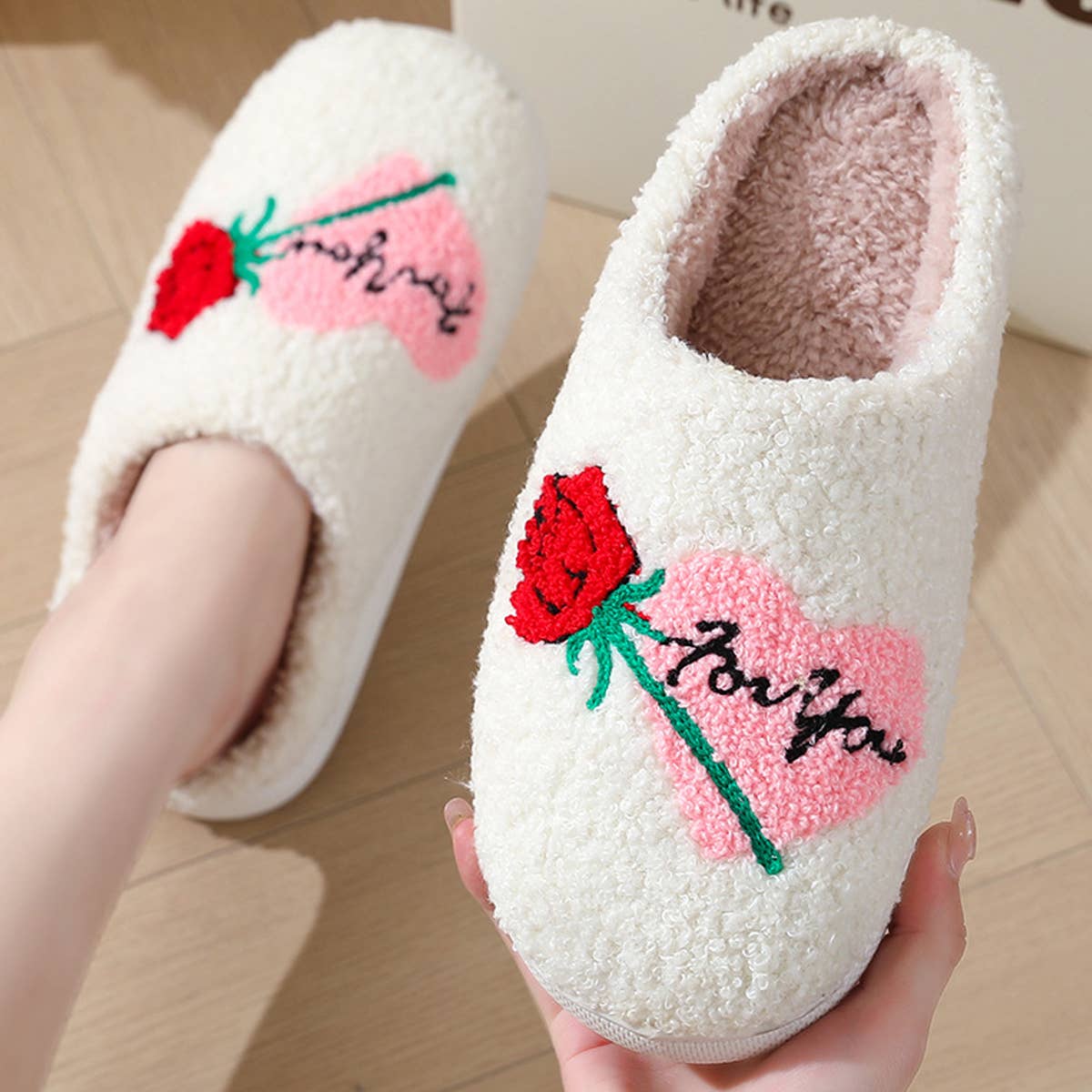 VALENTINE'S DAY SMILEY LOVE COTTON SLIPPERS