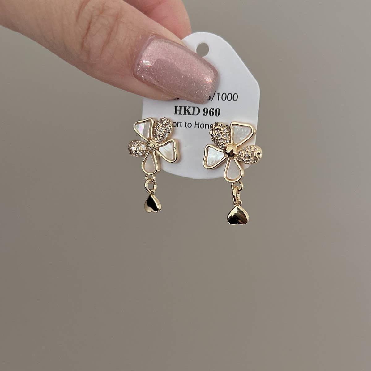 LIGHT LUXURY SHELL FLOWER EARRINGS