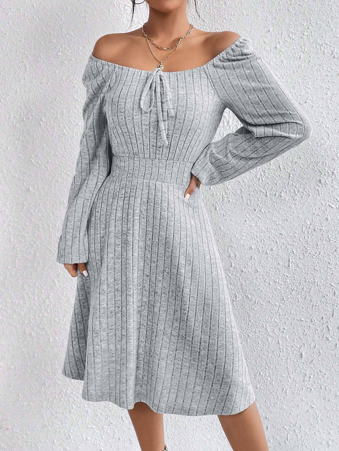 LONG SLEEVE DRESS WITH SQUARE COLLAR AND WAIST