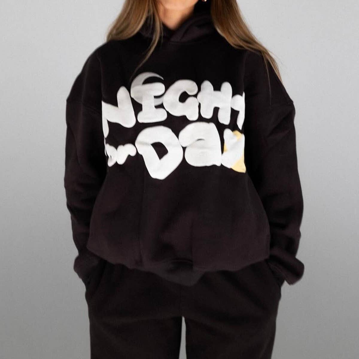 Simple, loose and versatile hooded sweatshirt