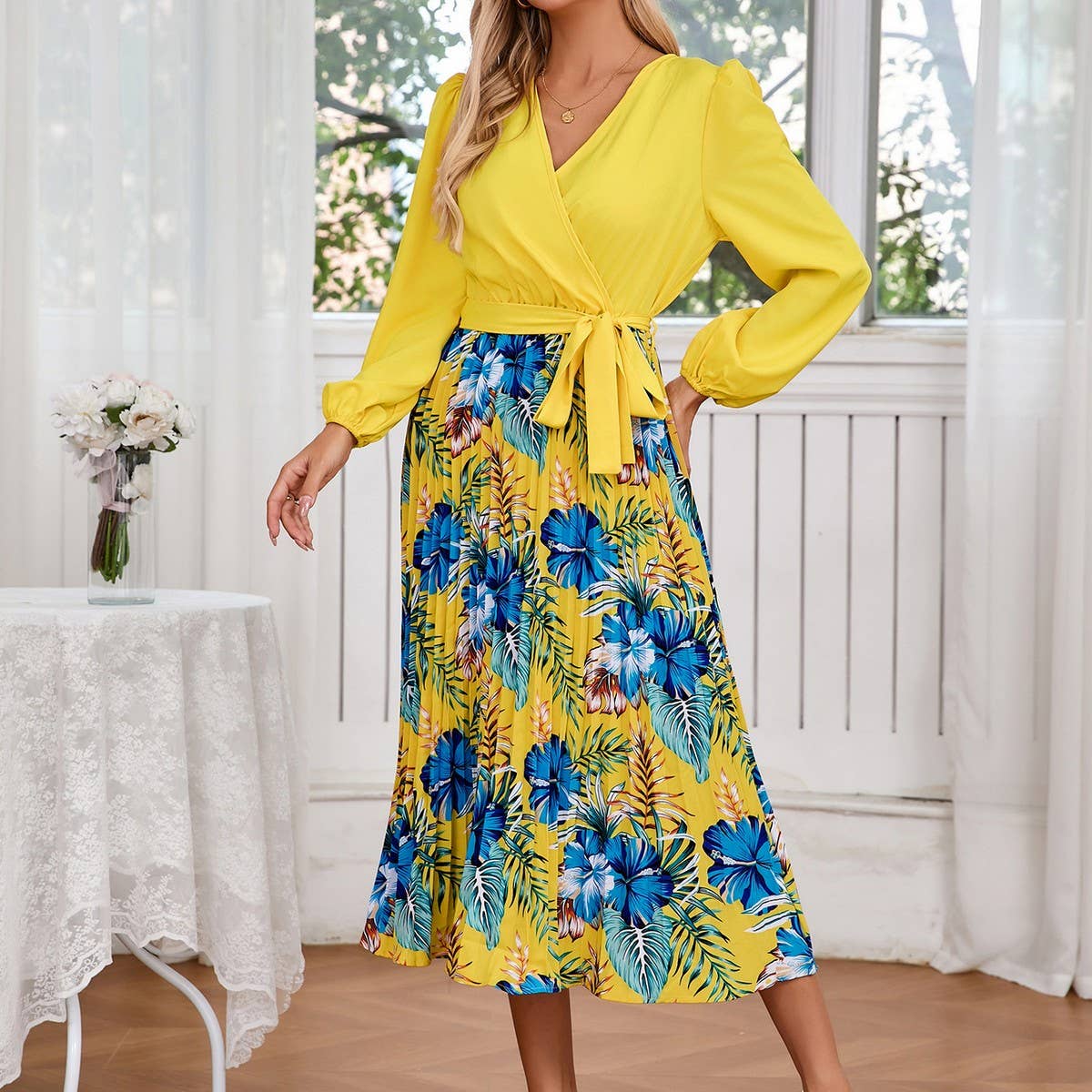 V-neck print long-sleeved pleated dress
