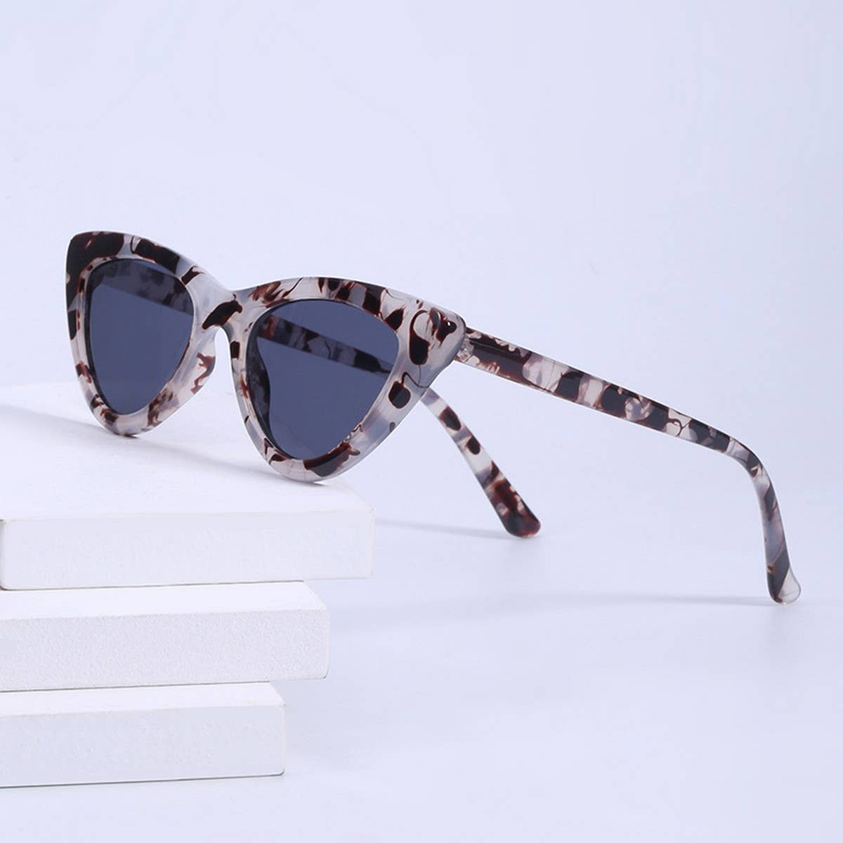 FASHION SMALL FRAME CAT-EYE SUNGLASSES_CWASG0696