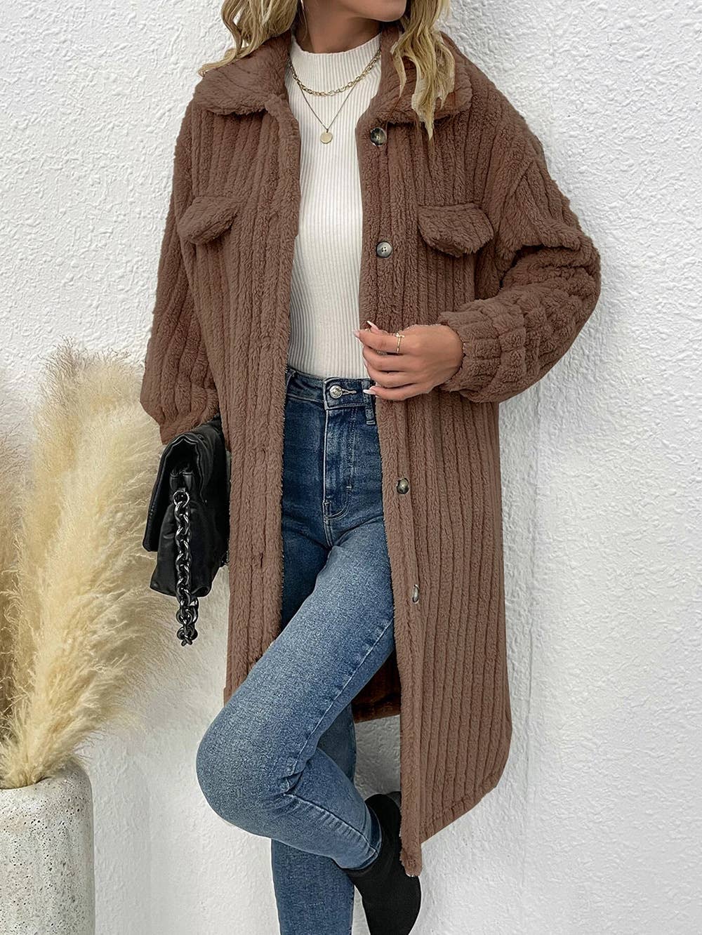 WOMEN'S WOOLEN COAT IN SOLID COLOR WITH LAPELS