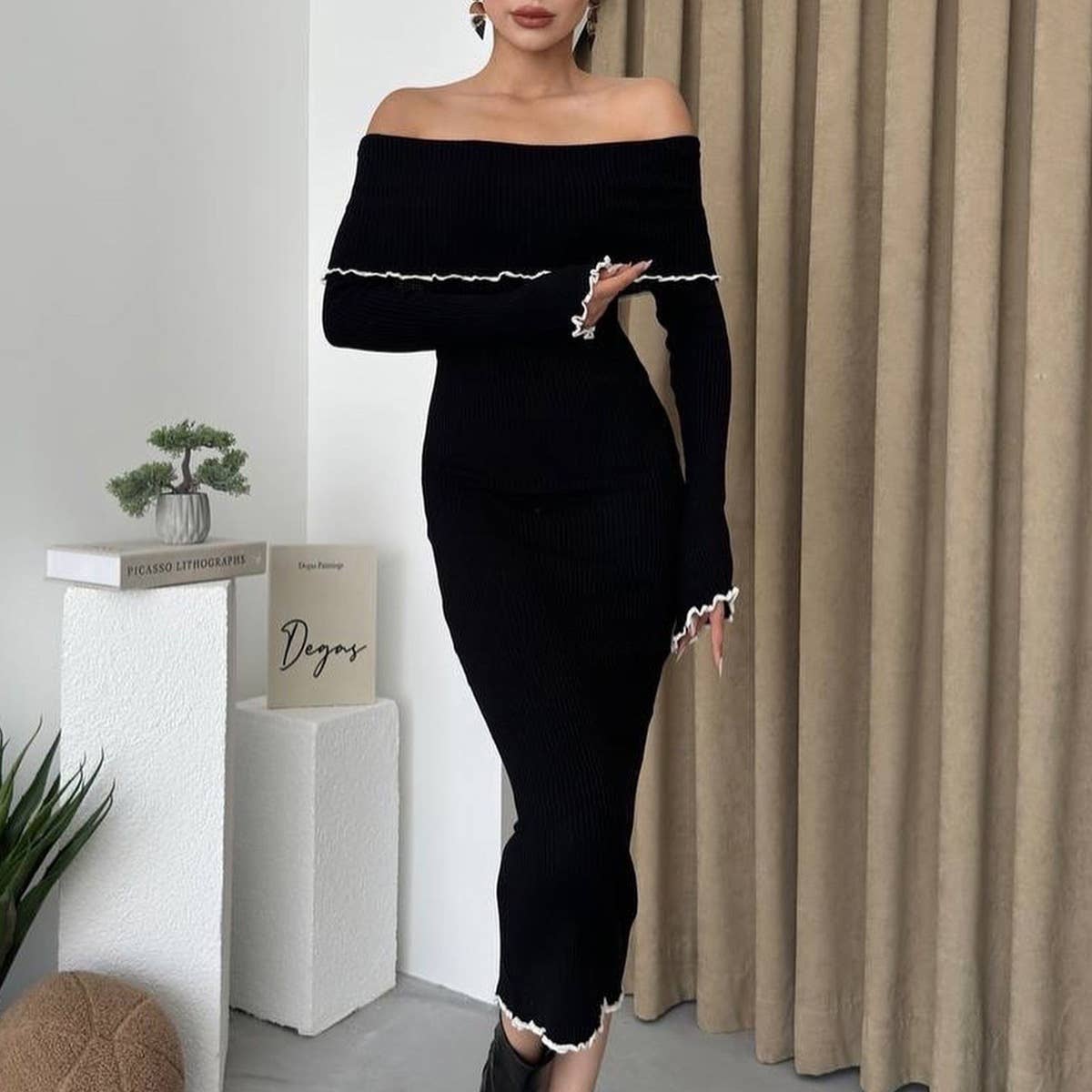 WOODEN EAR EDGE COLOR CONTRAST SHEATH DRESS