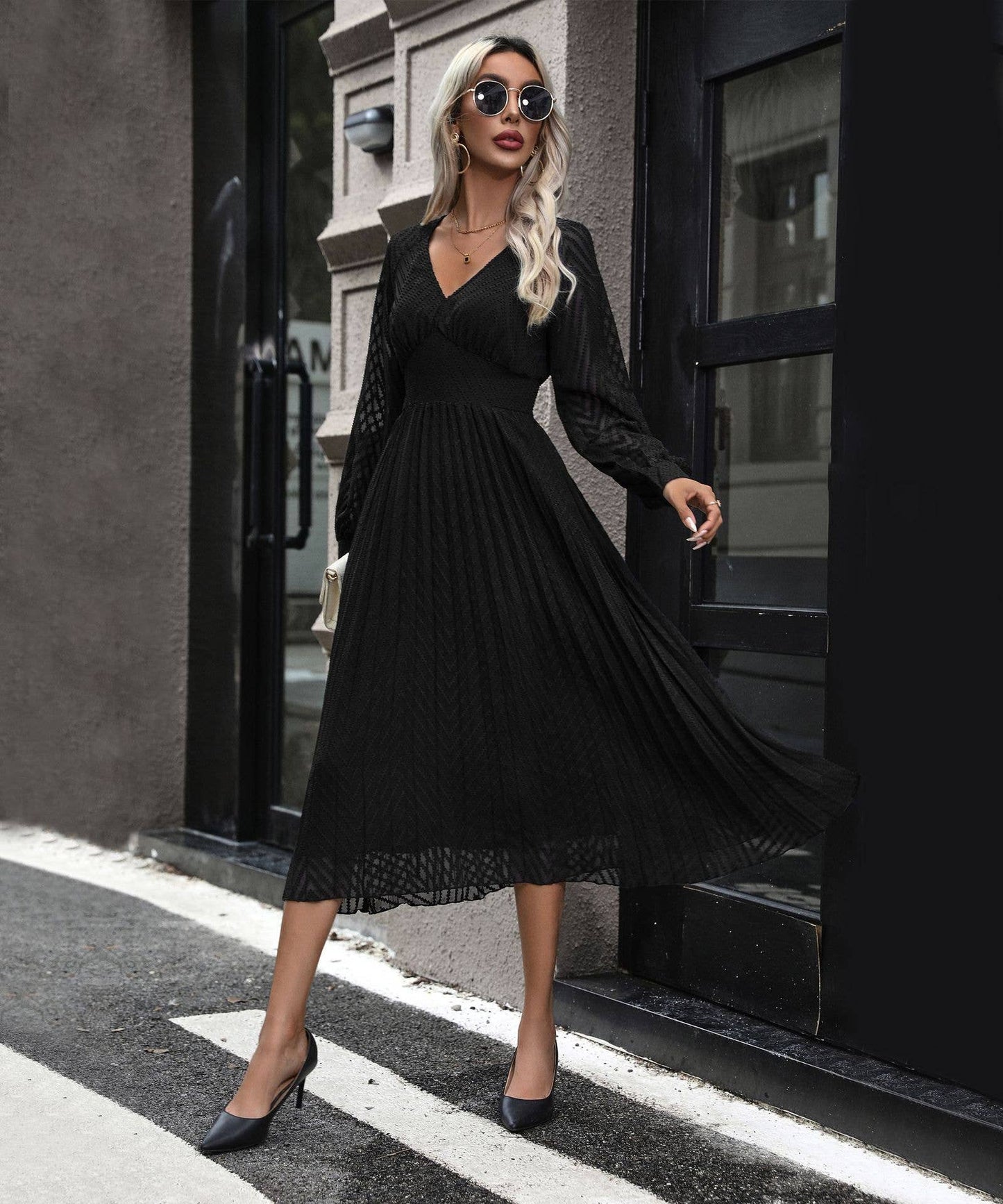 Long sleeve solid color advanced V-neck dress