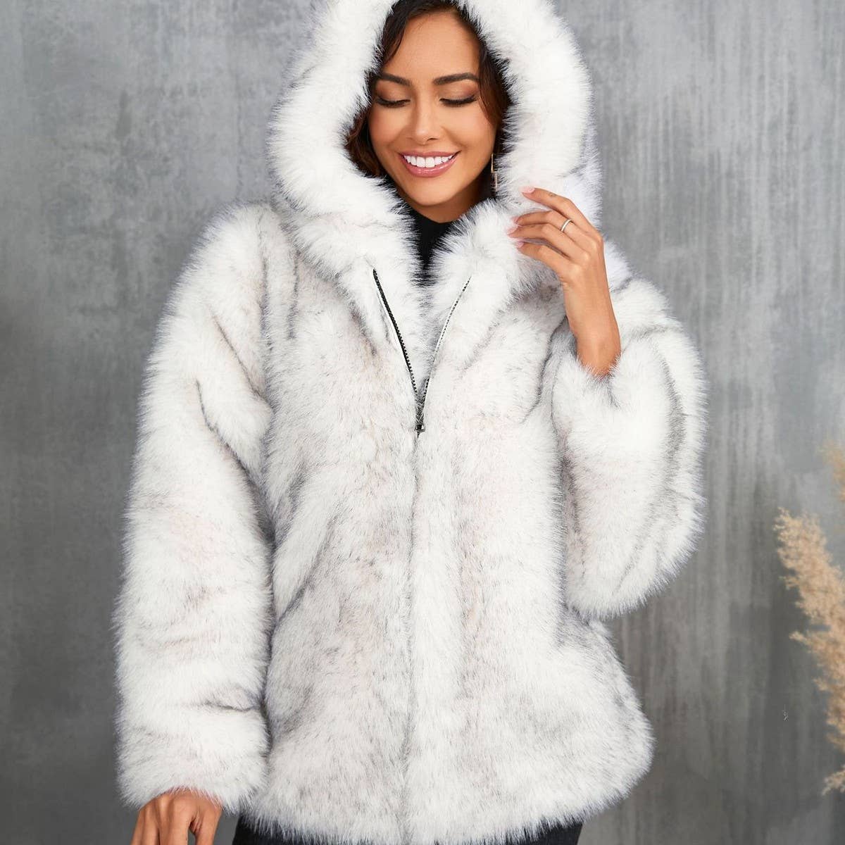 Loose Fit Faux Fur Coat Women Hooded Short Winter