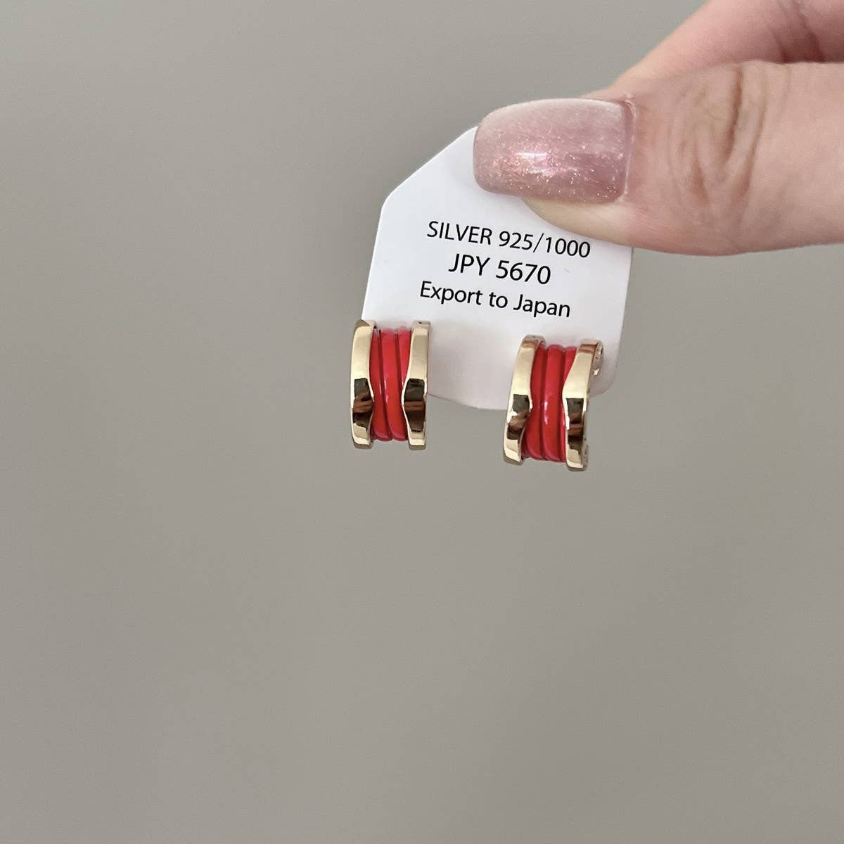 LIGHT LUXURY RED C-SHAPED EARRINGS