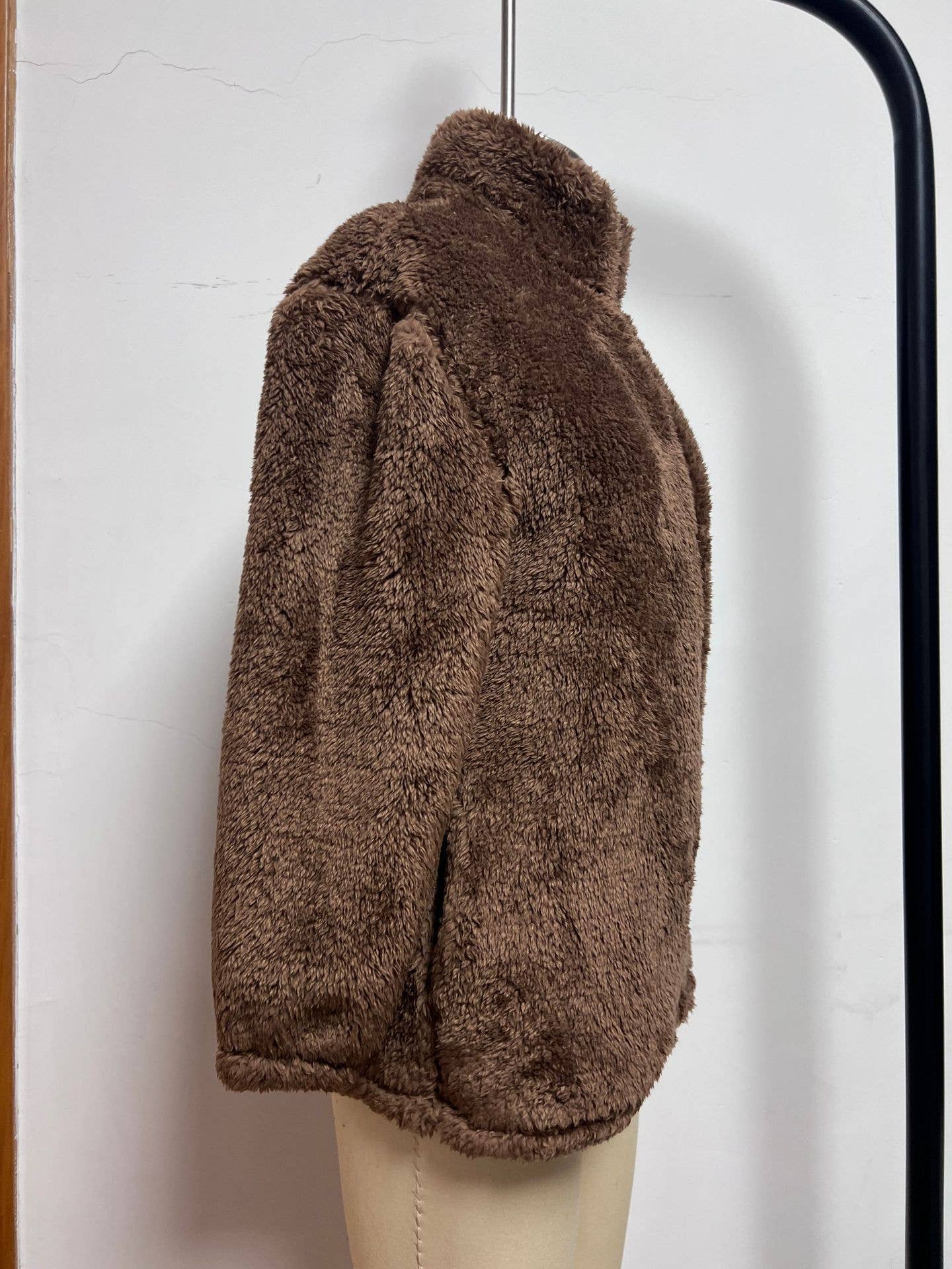 Thick fashionable and loose plush casual coat