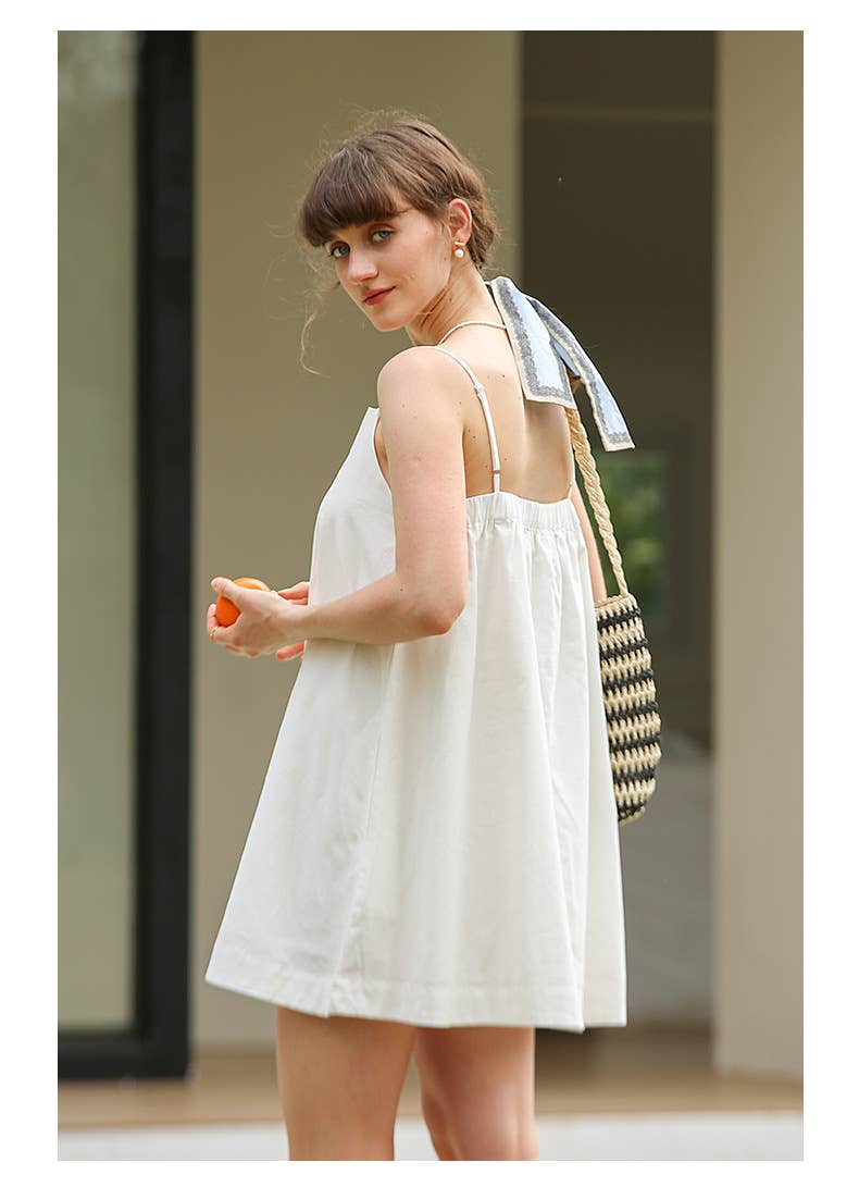 Loose niche short sleeveless halter skirt