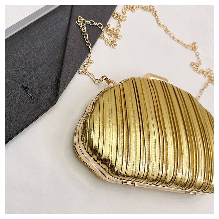Fashionable and niche glossy single-shoulder bag