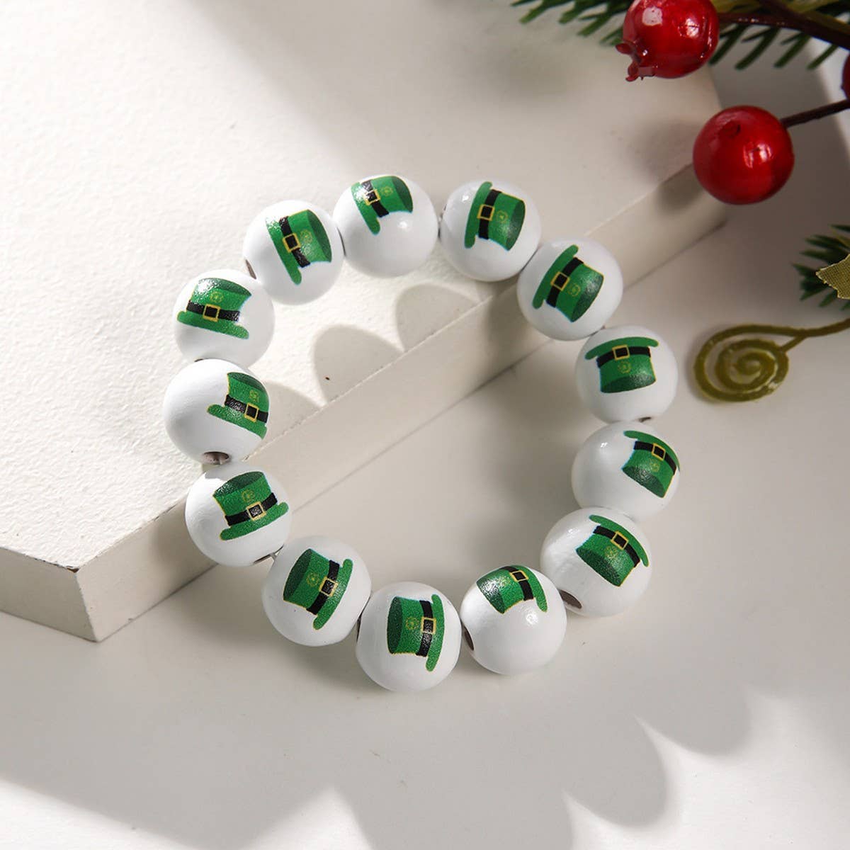 ST. PATRICK'S DAY WHITE WOOD BEAD BRACELET SET_CWMM3505