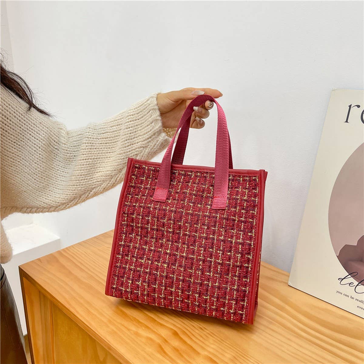 FASHION RETRO PORTABLE HAND-HELD COSMETIC BAG_CWAB4444