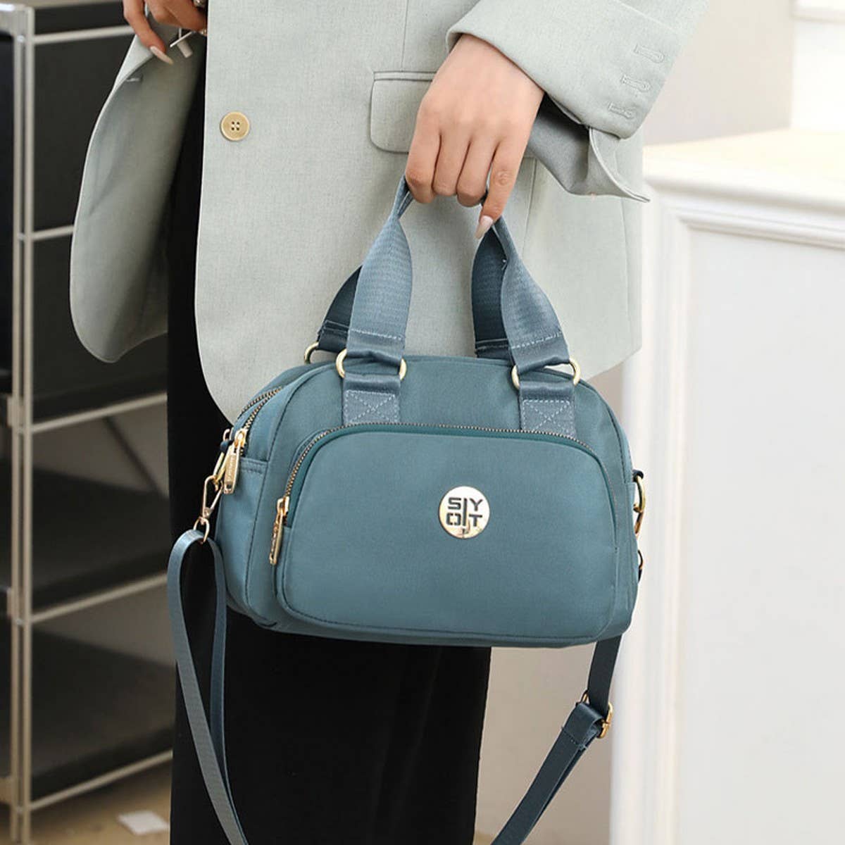 LEISURE TRAVEL WOMEN'S SHOULDER MESSENGER BAG_CWAB3452