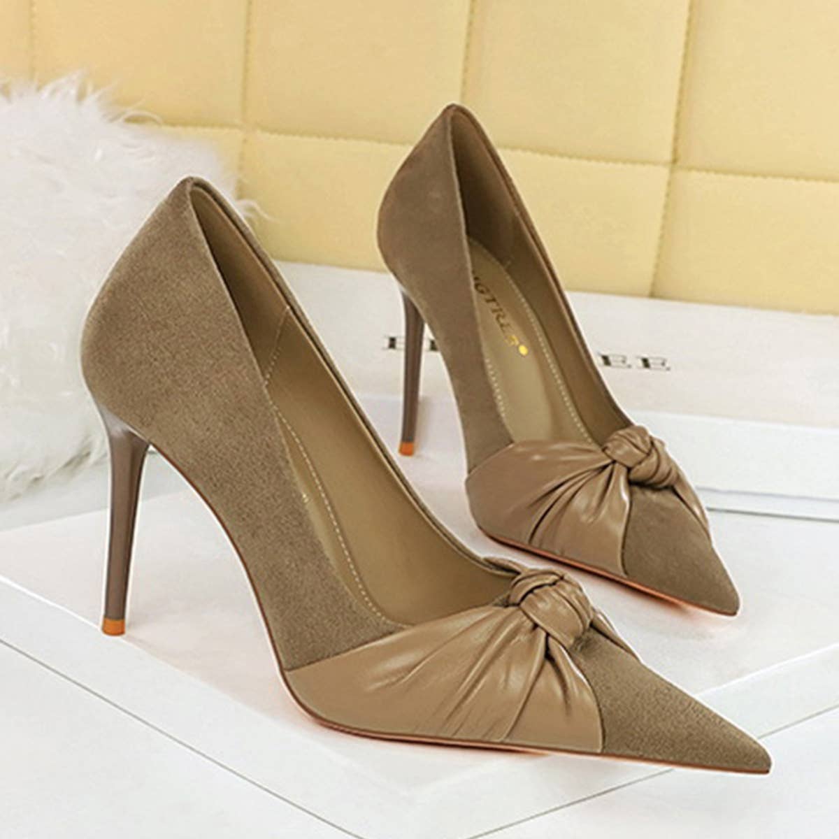 FASHIONABLE SHALLOW BOW HIGH HEELS